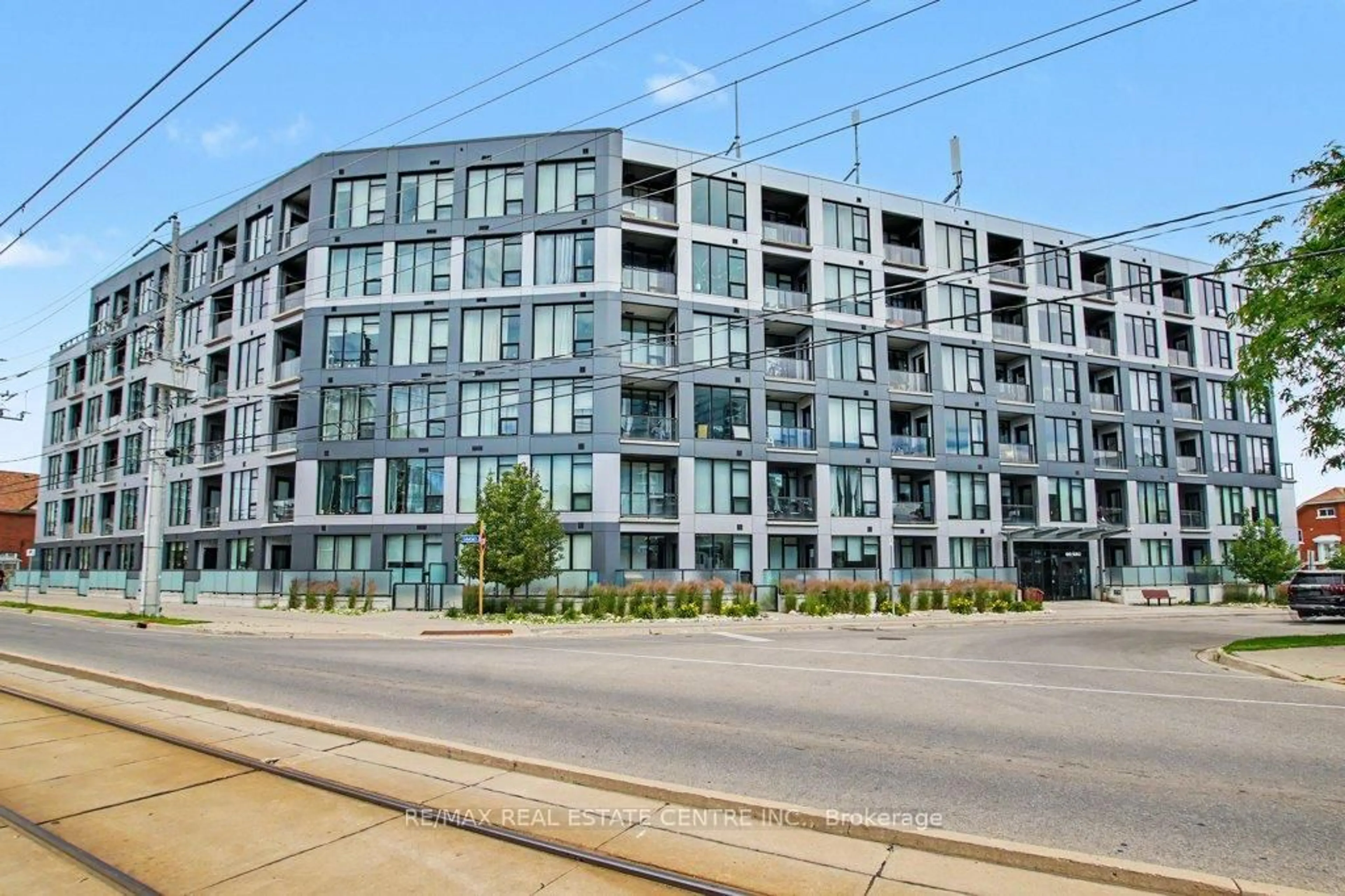 Unknown for 690 King St #101, Kitchener Ontario N2H 5L8