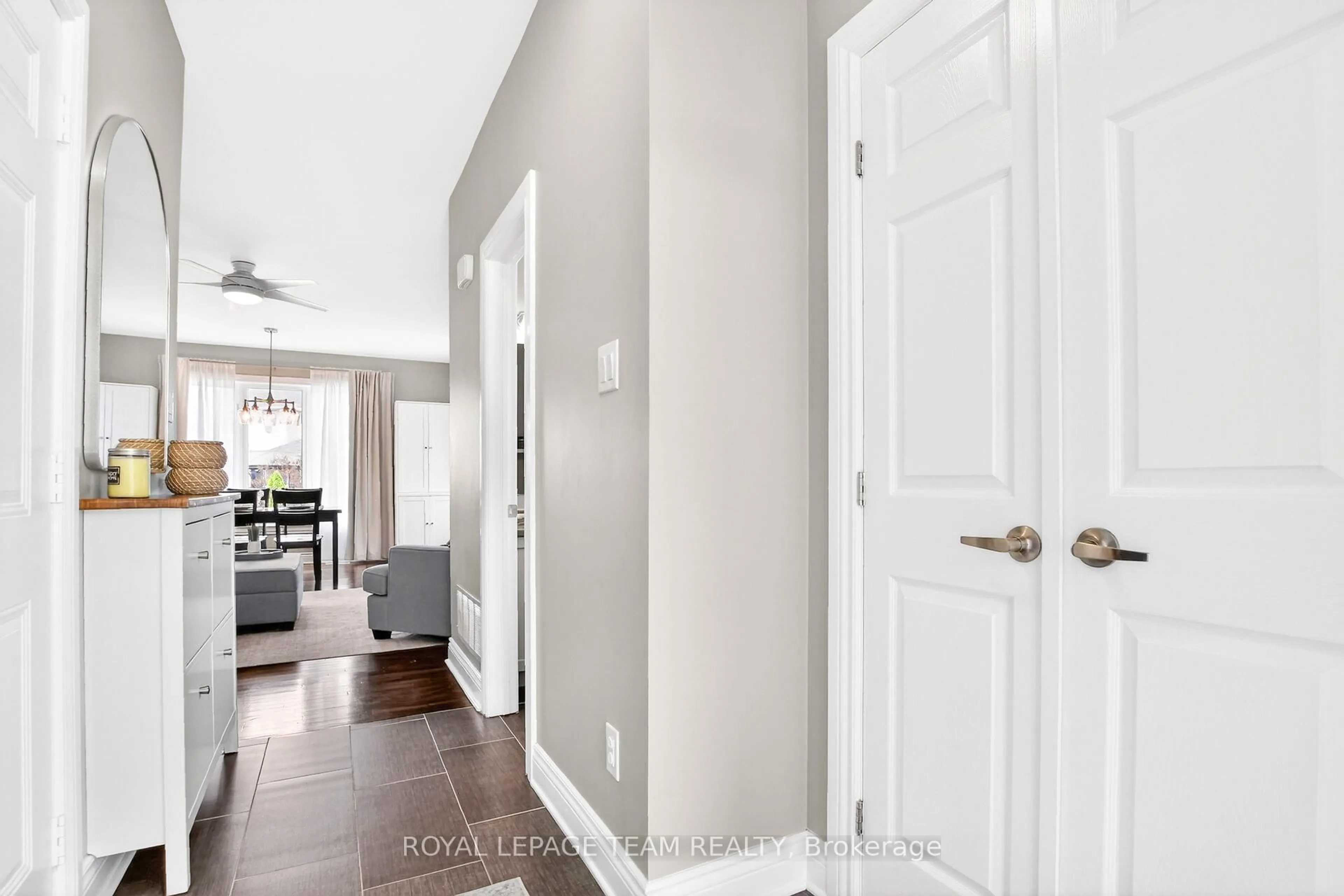 Indoor entryway for 76 Bert Hall St, Arnprior Ontario K7S 0G6