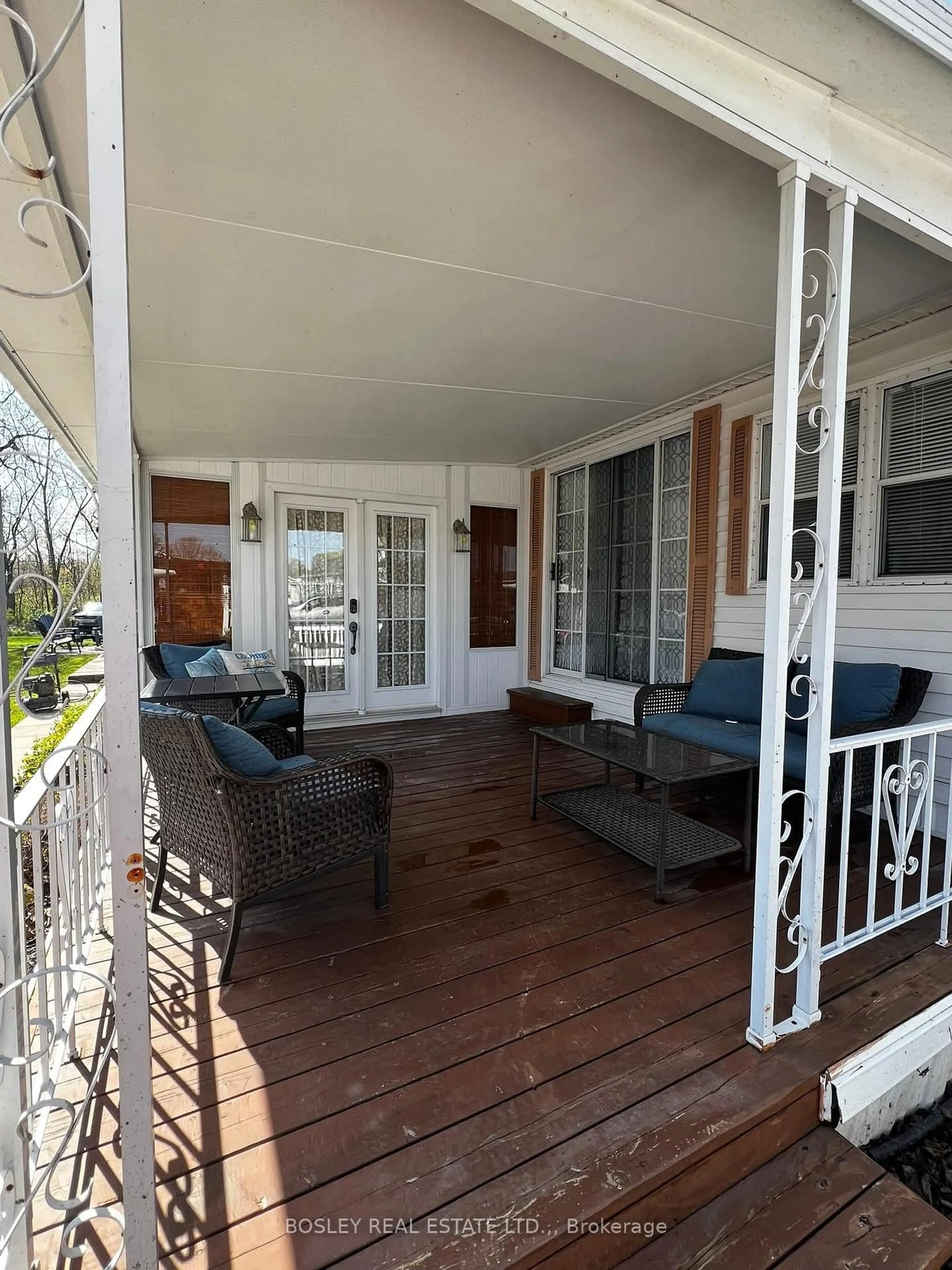 Patio, street for 188 Forest Grve, Port Colborne Ontario L0S 1R0