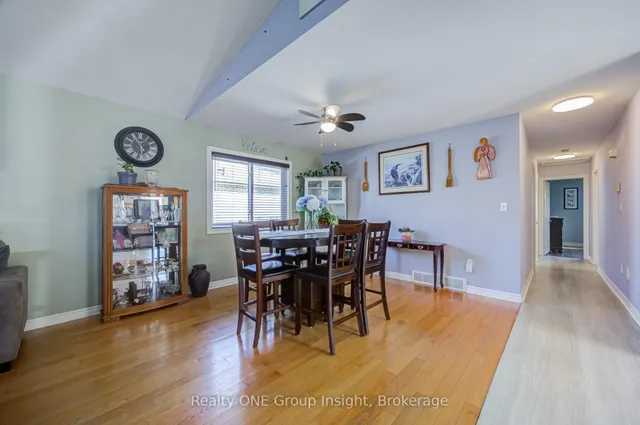 7880 Ascot Circ, Niagara Falls 5