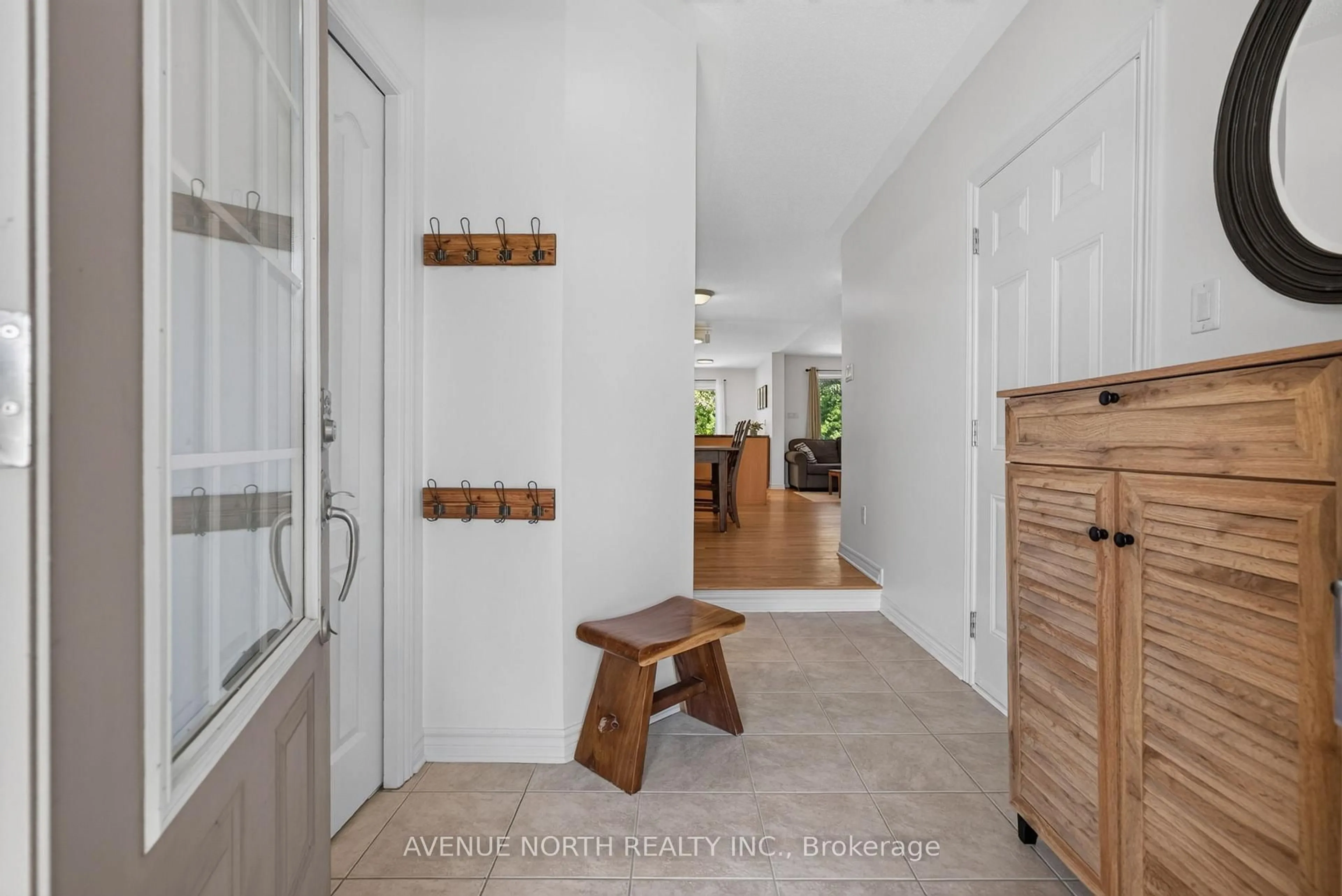 Indoor entryway for 4223 Kelly Farm Dr, Ottawa Ontario K1T 0A5