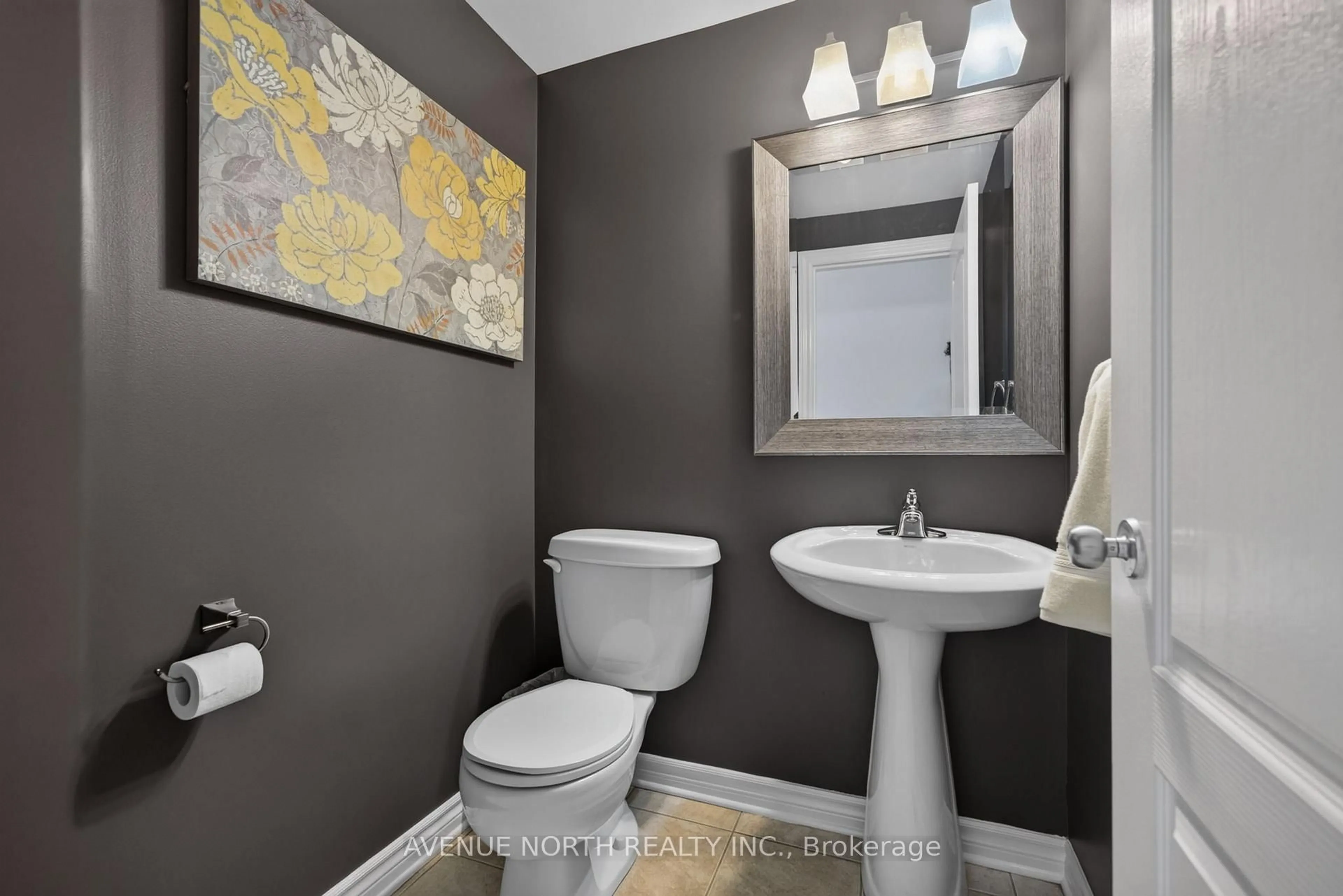 Standard bathroom, ceramic/tile floor for 4223 Kelly Farm Dr, Ottawa Ontario K1T 0A5