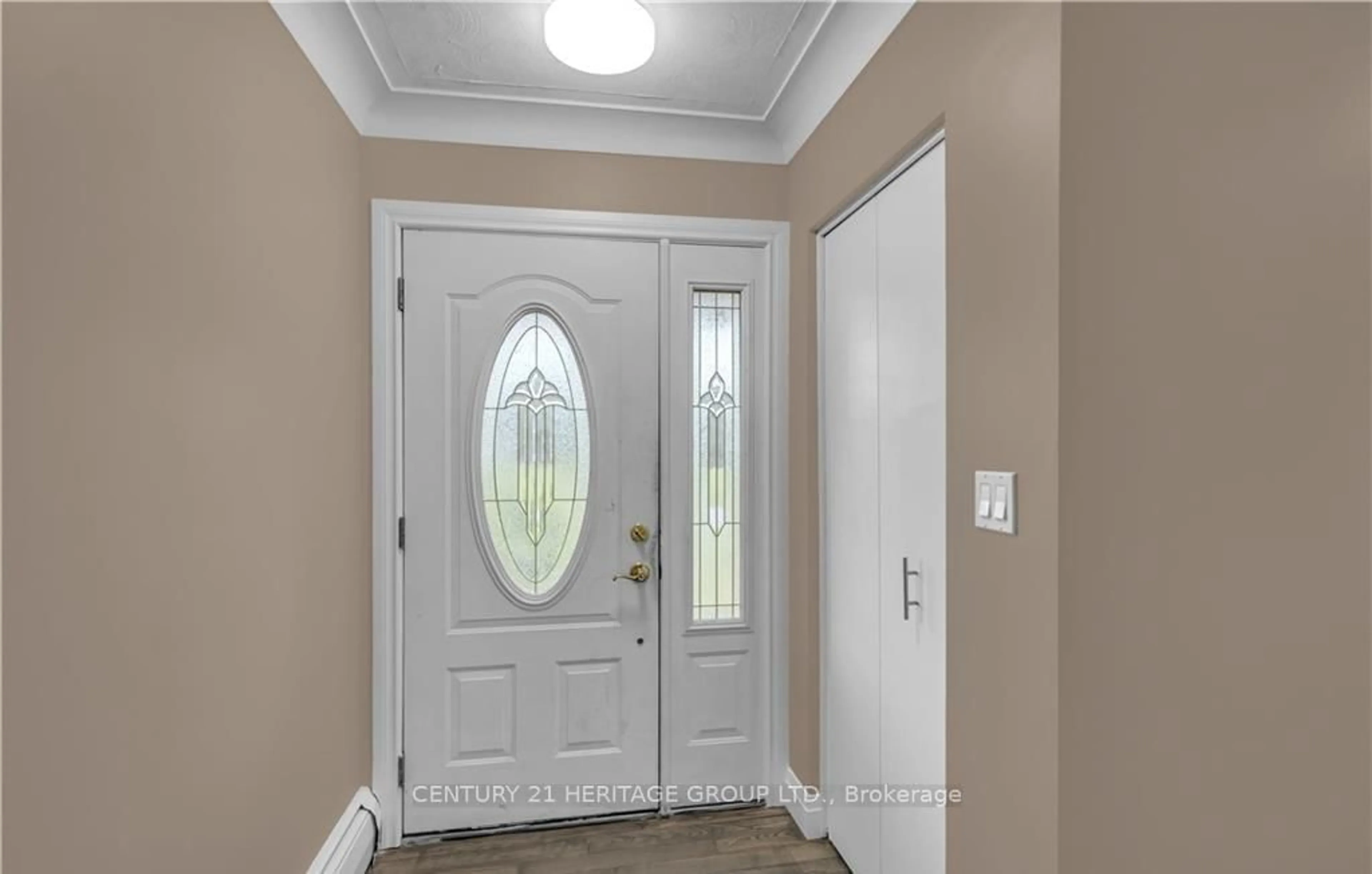 Indoor entryway for 348 Windham Road 12 Rd, Norfolk Ontario N3Y 4K6
