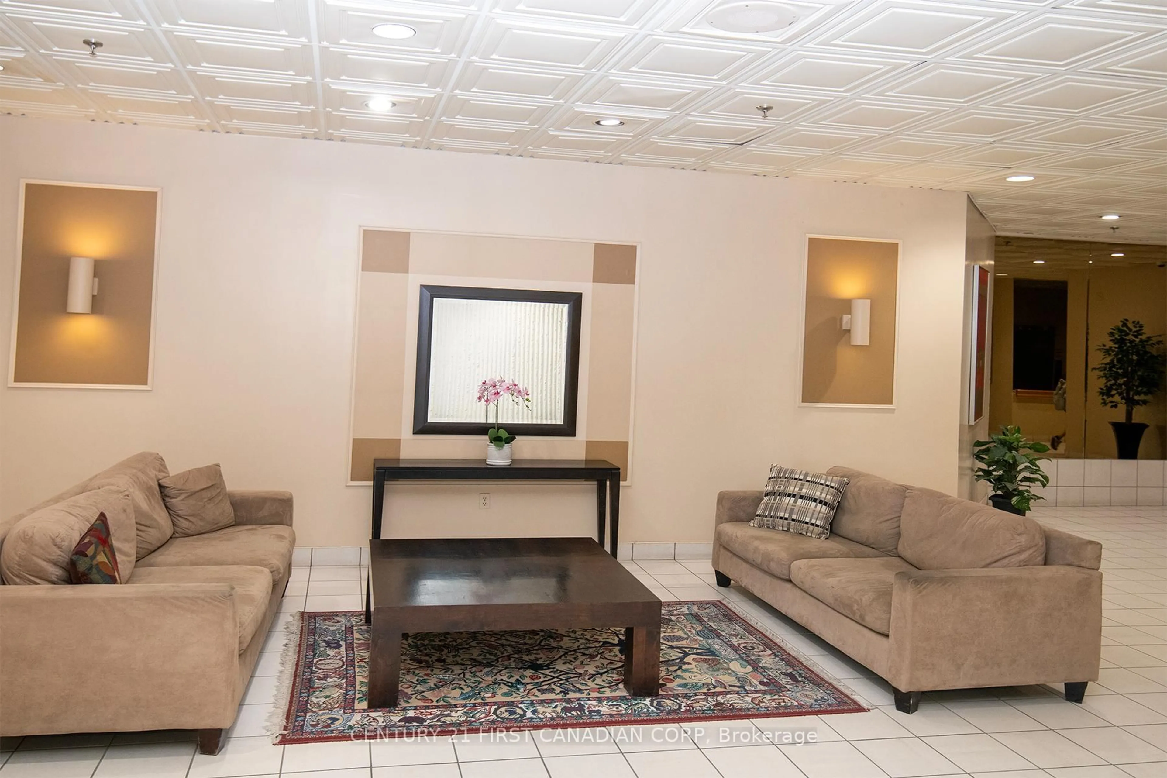 Lobby for 380 King St #1505, London East Ontario N6B 3L6