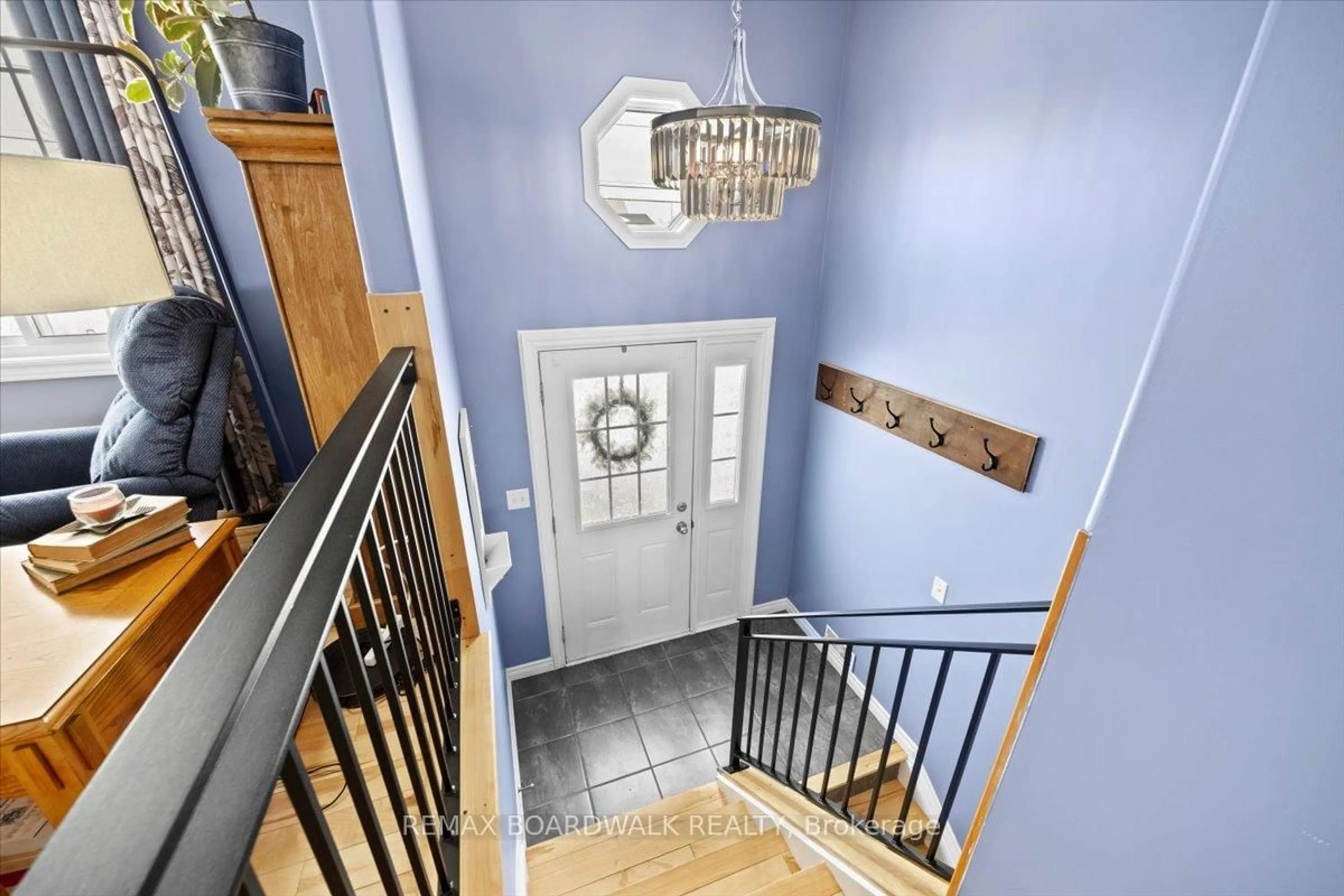 Indoor entryway for 1644 Drummond Con 7 Rd, Perth Ontario K7H 3C8