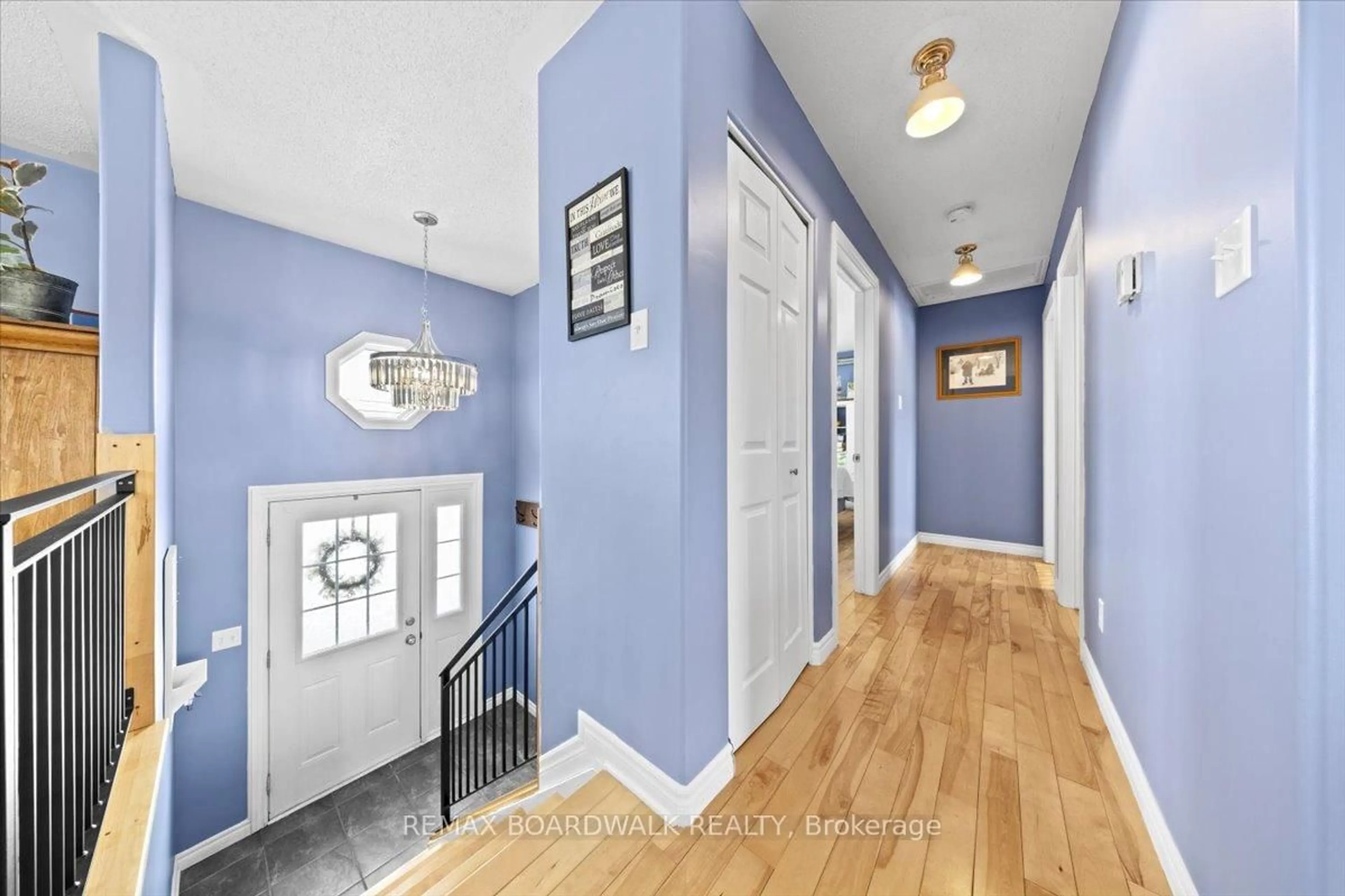Indoor entryway for 1644 Drummond Con 7 Rd, Perth Ontario K7H 3C8