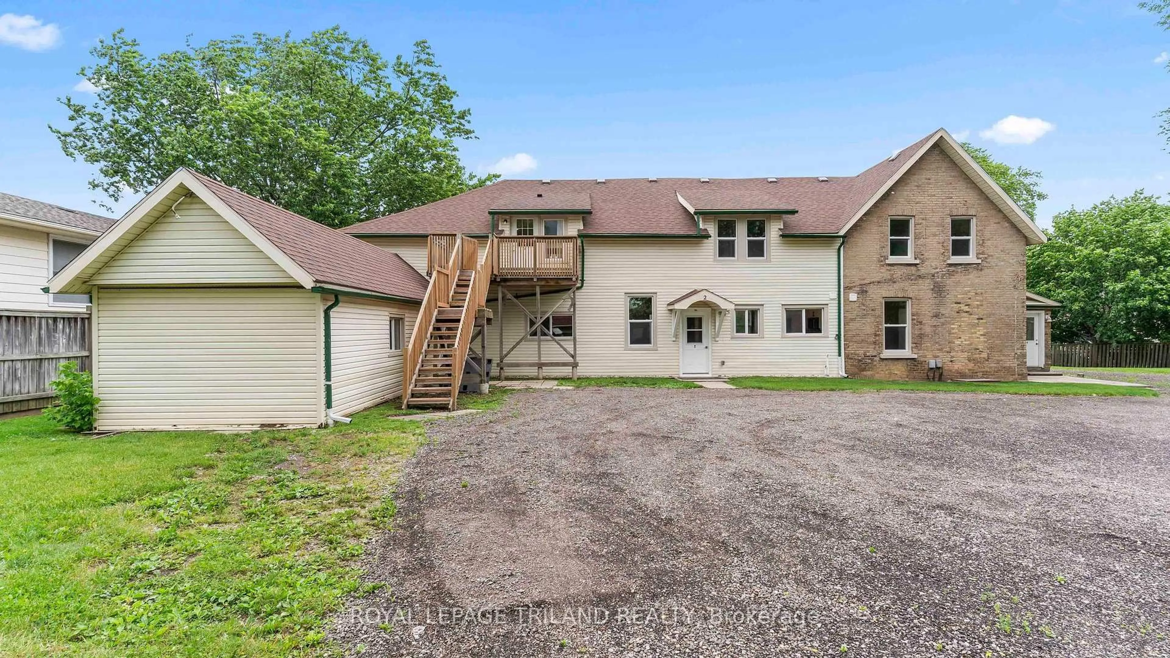 A pic from outside/outdoor area/front of a property/back of a property/a pic from drone, unknown for 50 FAIRVIEW Ave, St. Thomas Ontario N5R 4X6