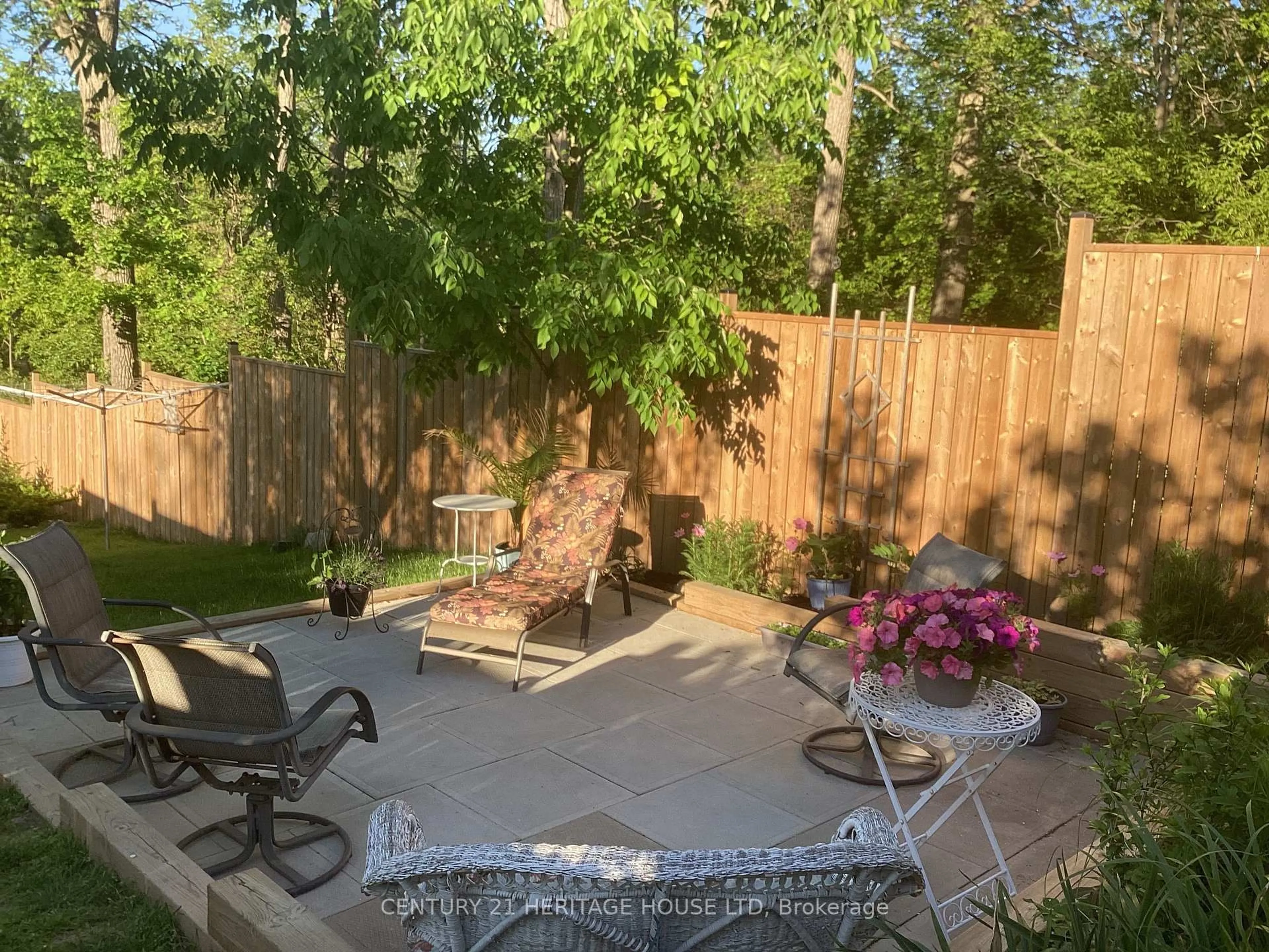 Patio, unknown for 43 Hemlock St, St. Thomas Ontario N5R 1X7