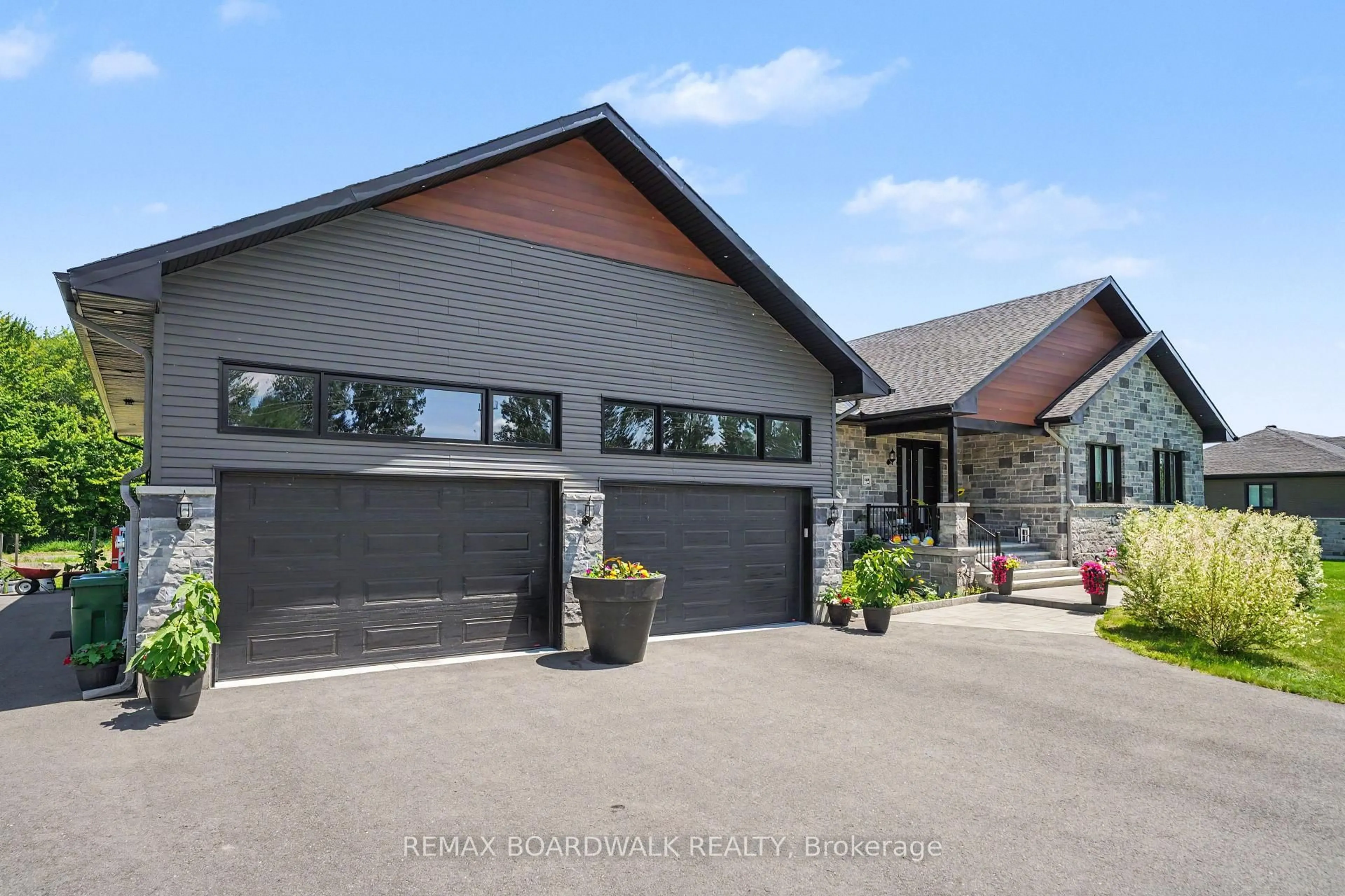 Unknown for 139 St Thomas Rd, Russell Ontario K0A 3H0