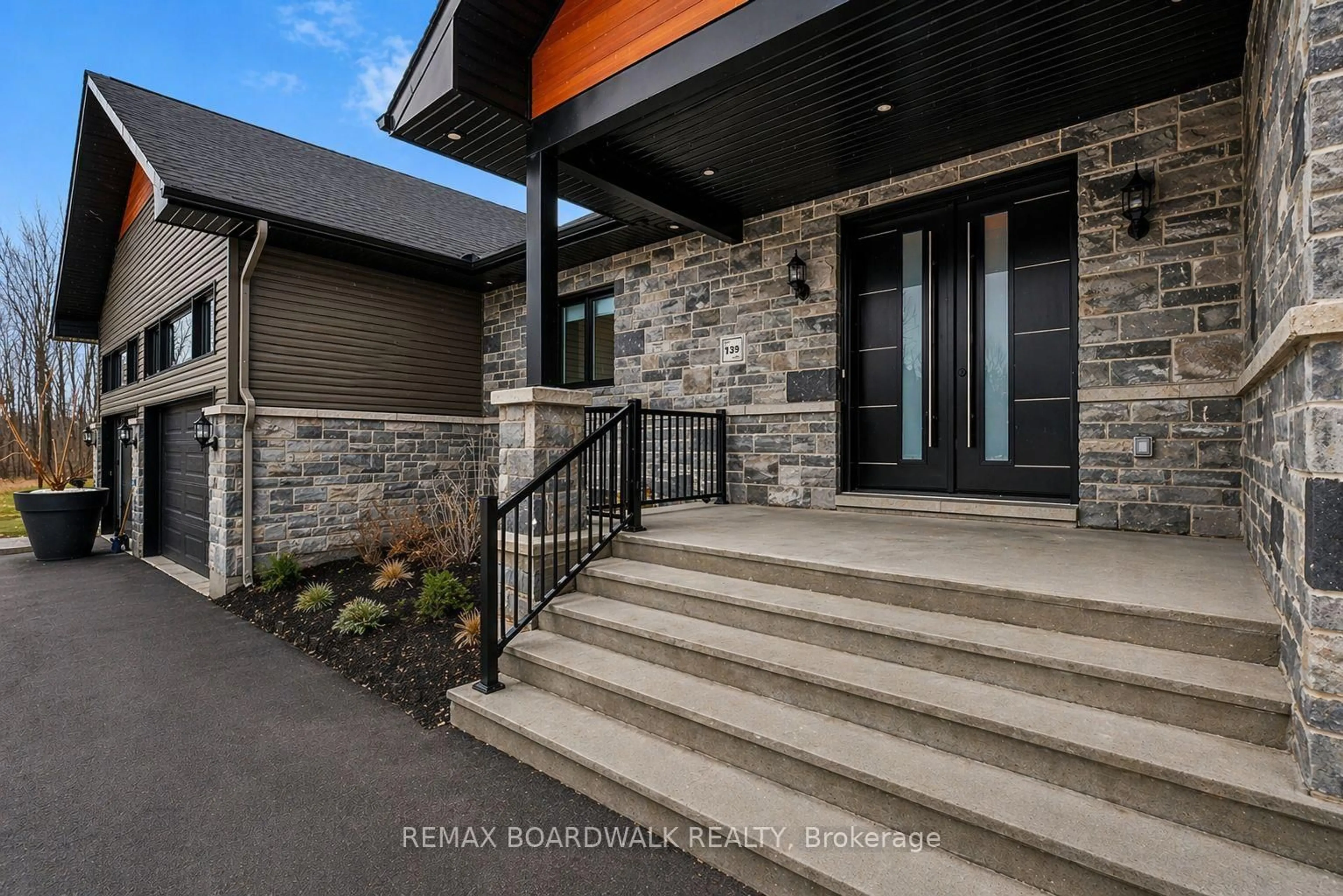 Unknown for 139 St Thomas Rd, Russell Ontario K0A 3H0