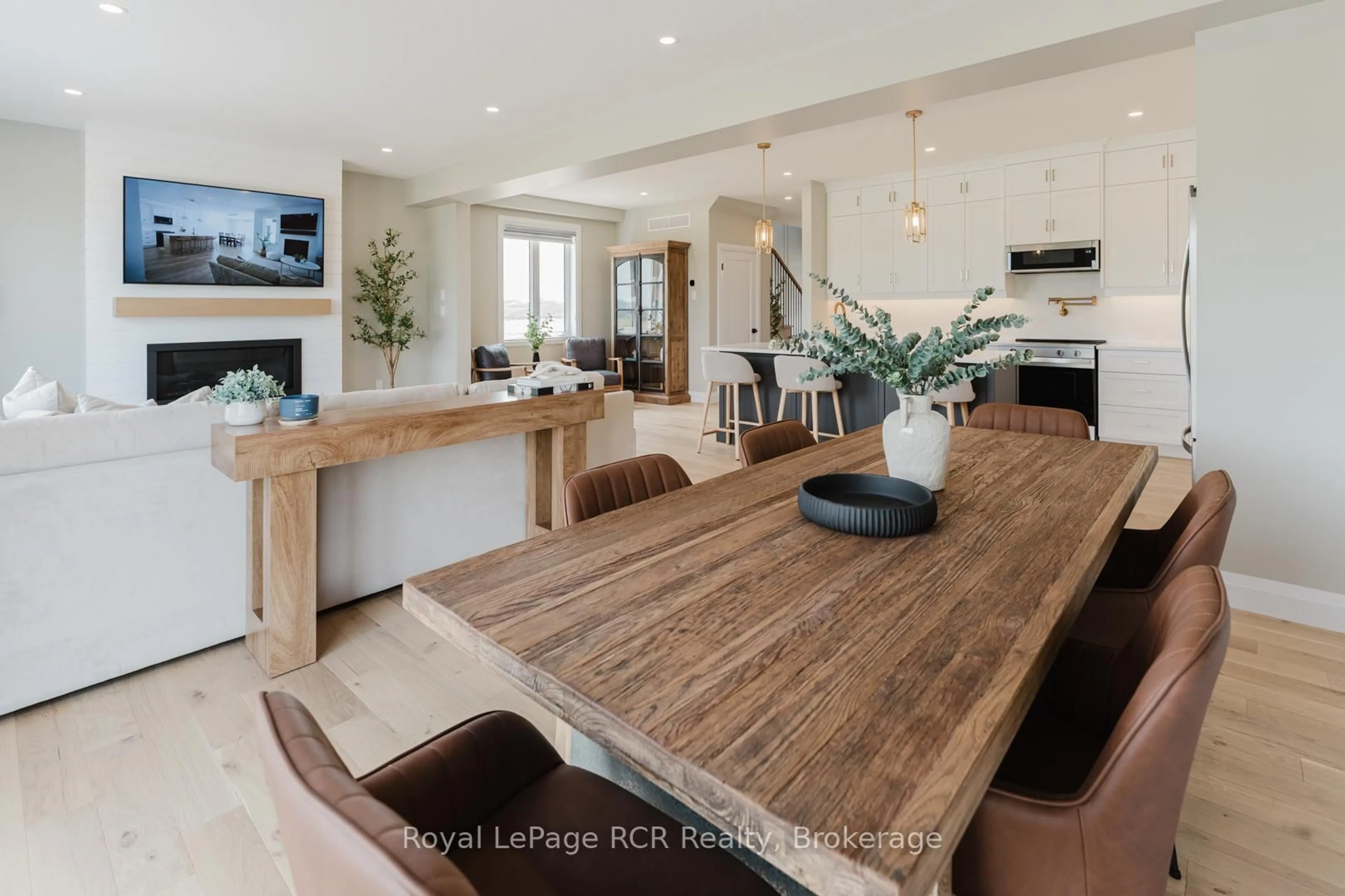 Open concept kitchen, wood/laminate floor for 268 Schmidt Dr, Wellington North Ontario N0G 1A0