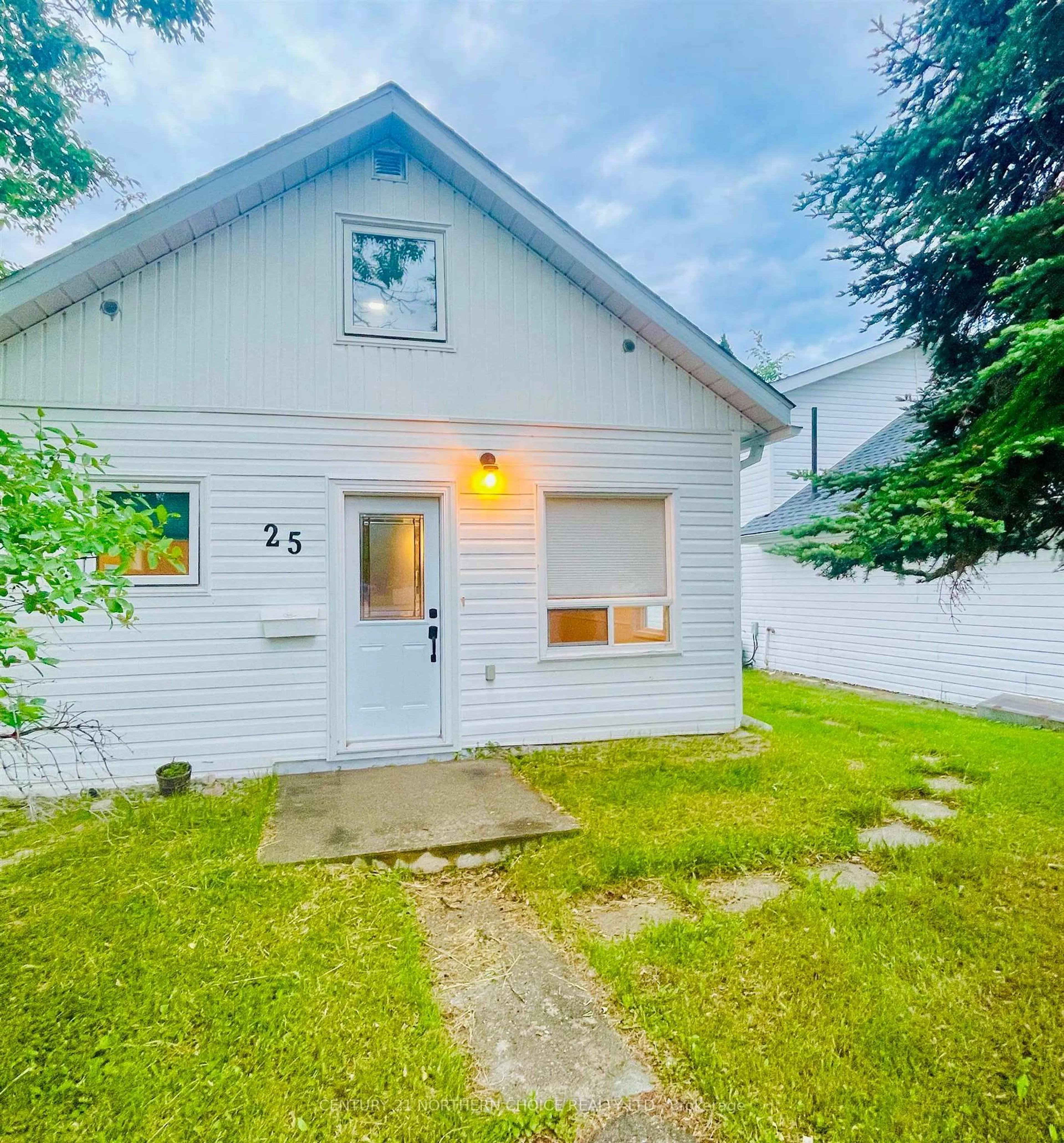 Unknown for 25 Casimir Ave, Dryden Ontario P8N 2G3