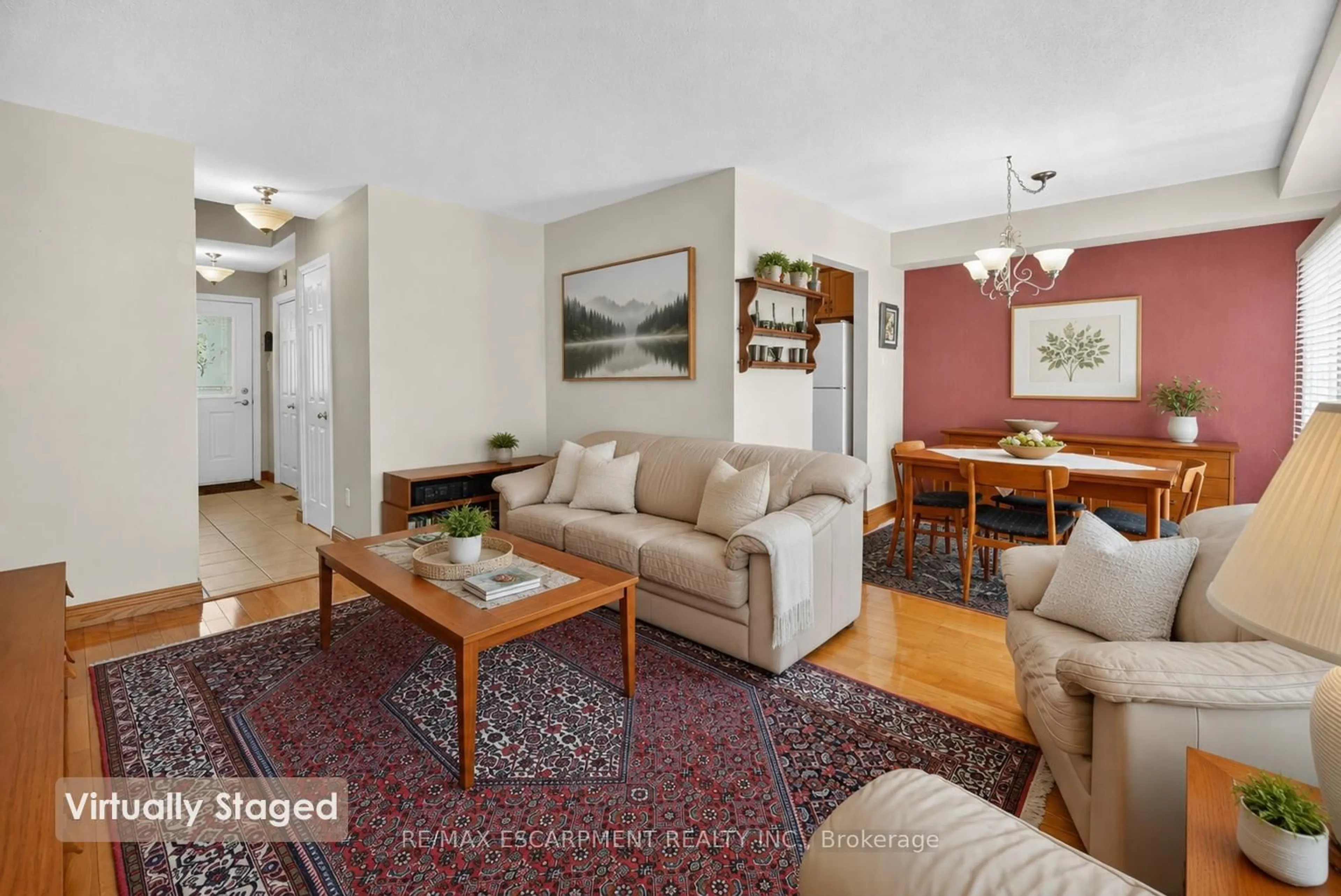 Living room with furniture, unknown for 16 Walker Crt, Grimsby Ontario L3M 5J5