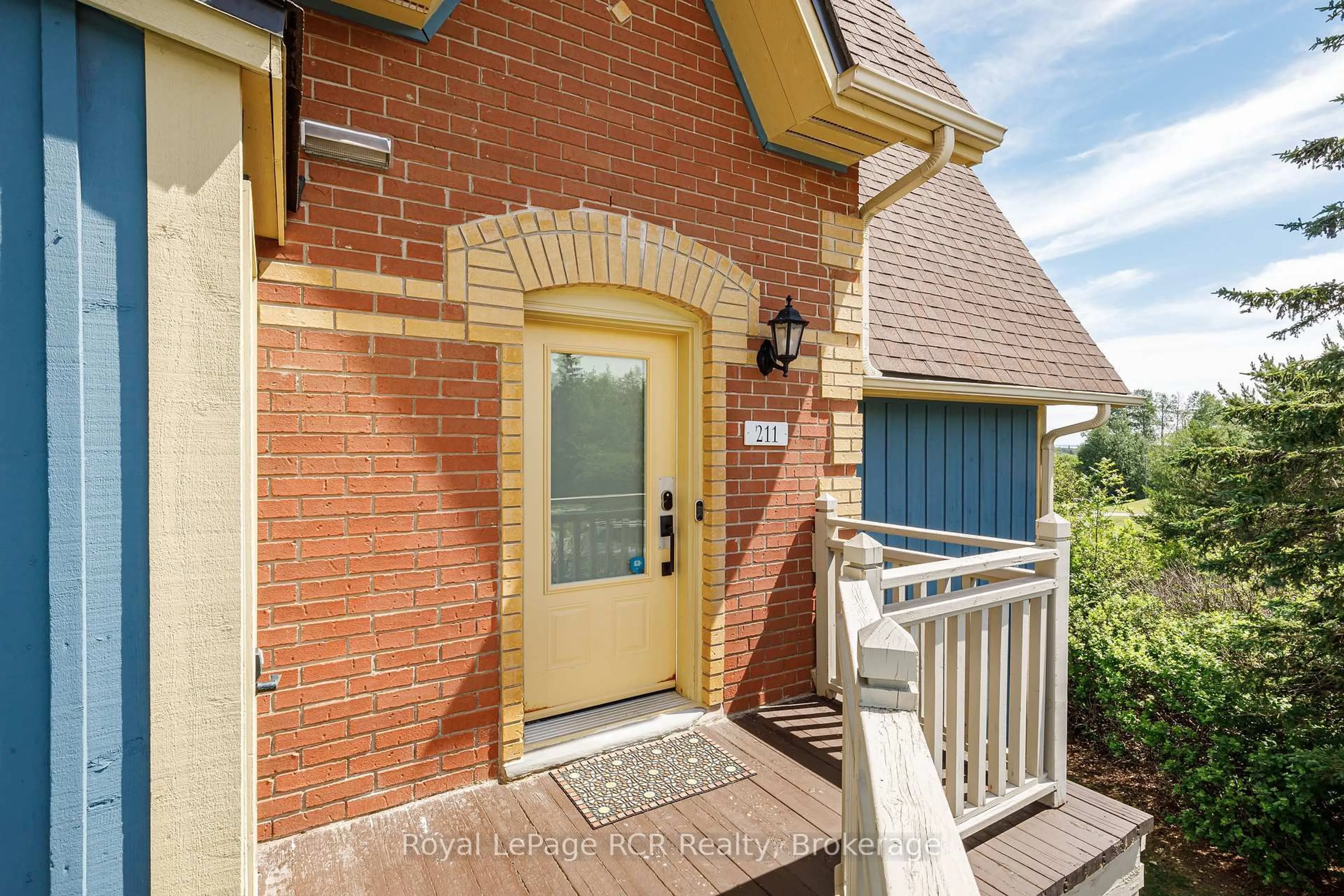 Home with brick exterior material, street for 184 Snowbridge Way #211, Blue Mountains Ontario L9Y 0V1