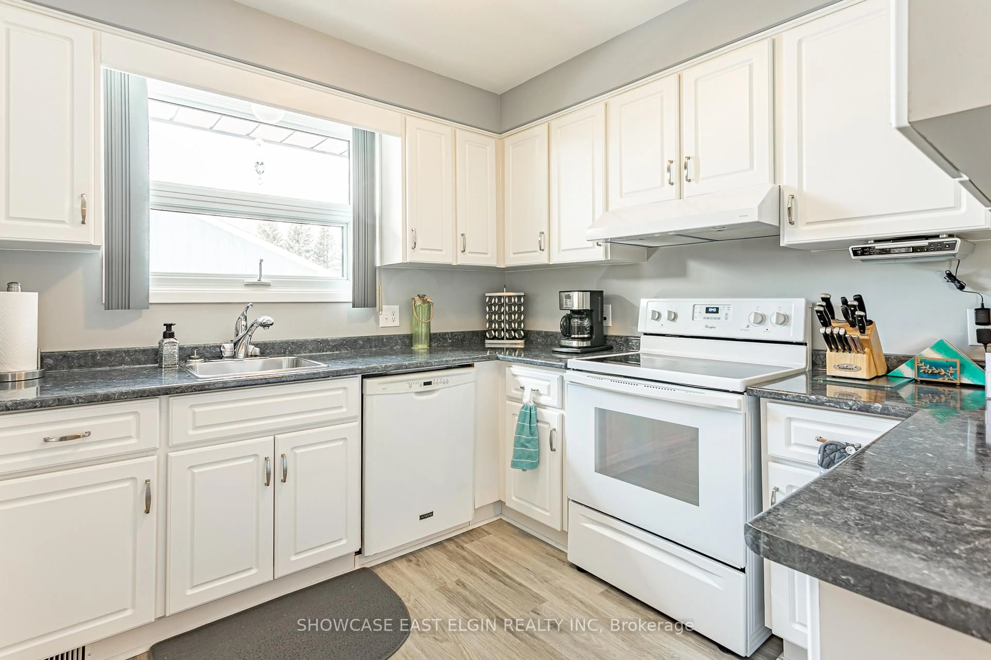 Standard kitchen, unknown for 51248 Clinton St, Malahide Ontario N0L 2J0