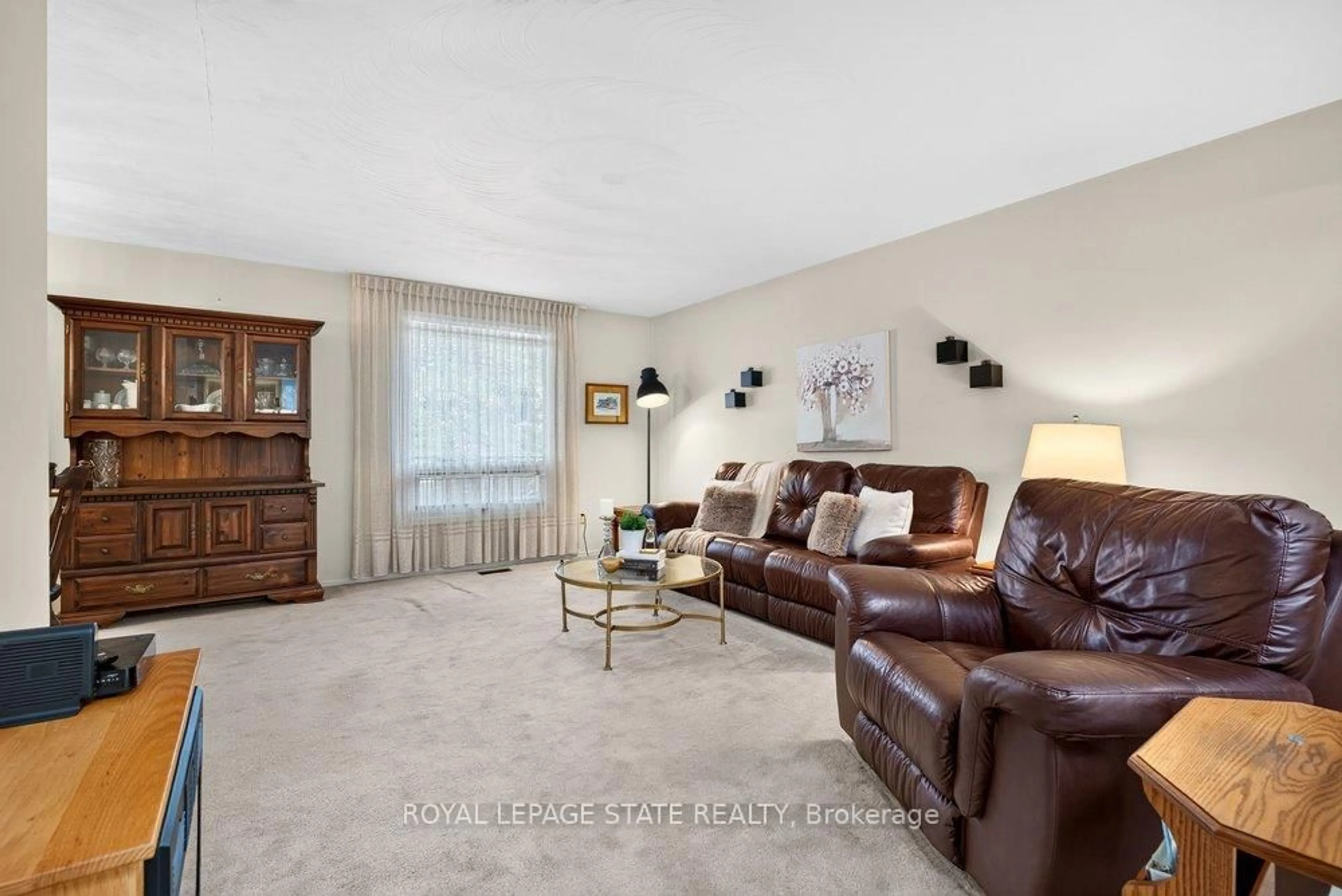 Living room with furniture, unknown for 36 Gray Rd, Hamilton Ontario L8G 2X5