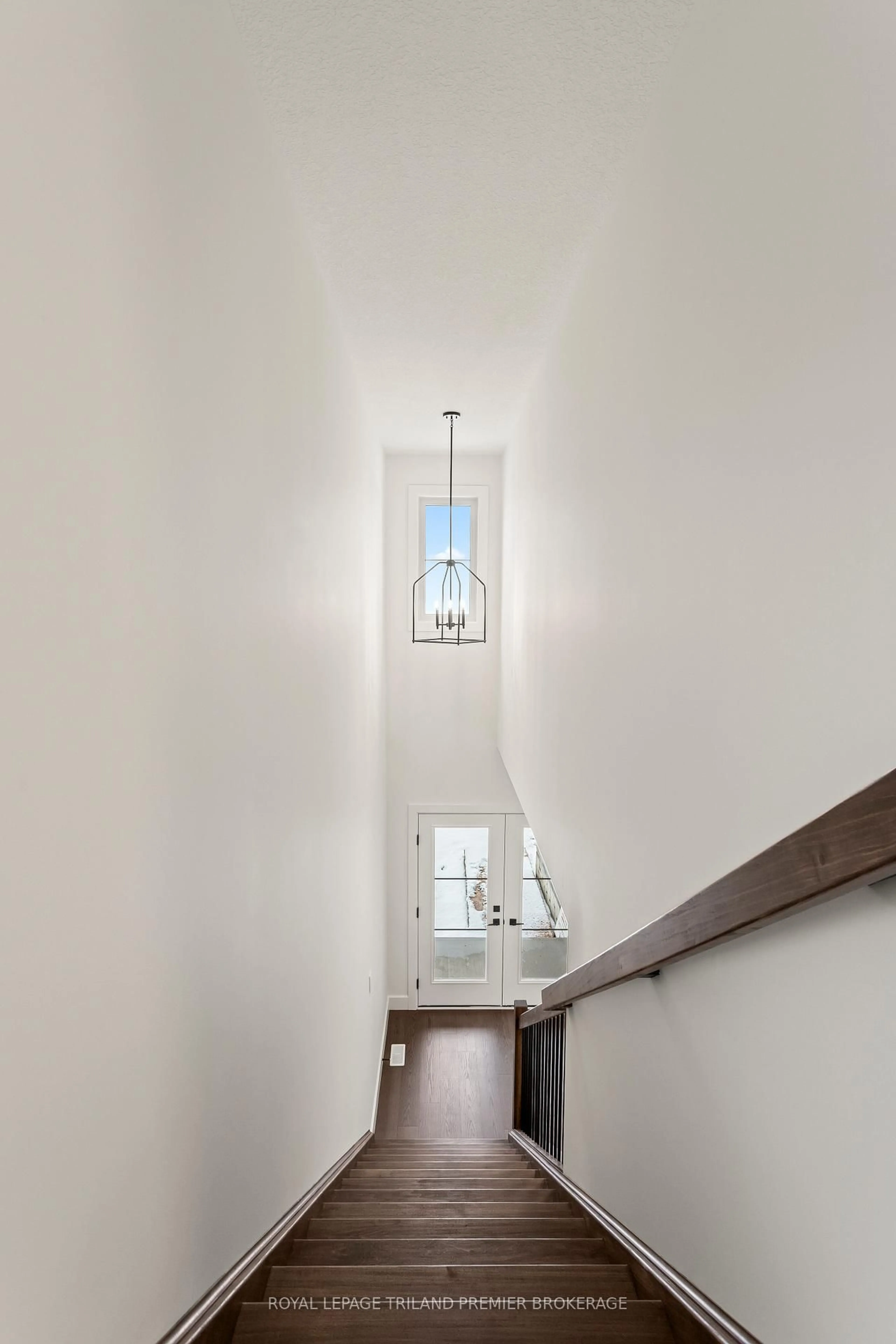 Indoor entryway for 4375 SAGEBRUSH Cres, London South Ontario N6P 0H7