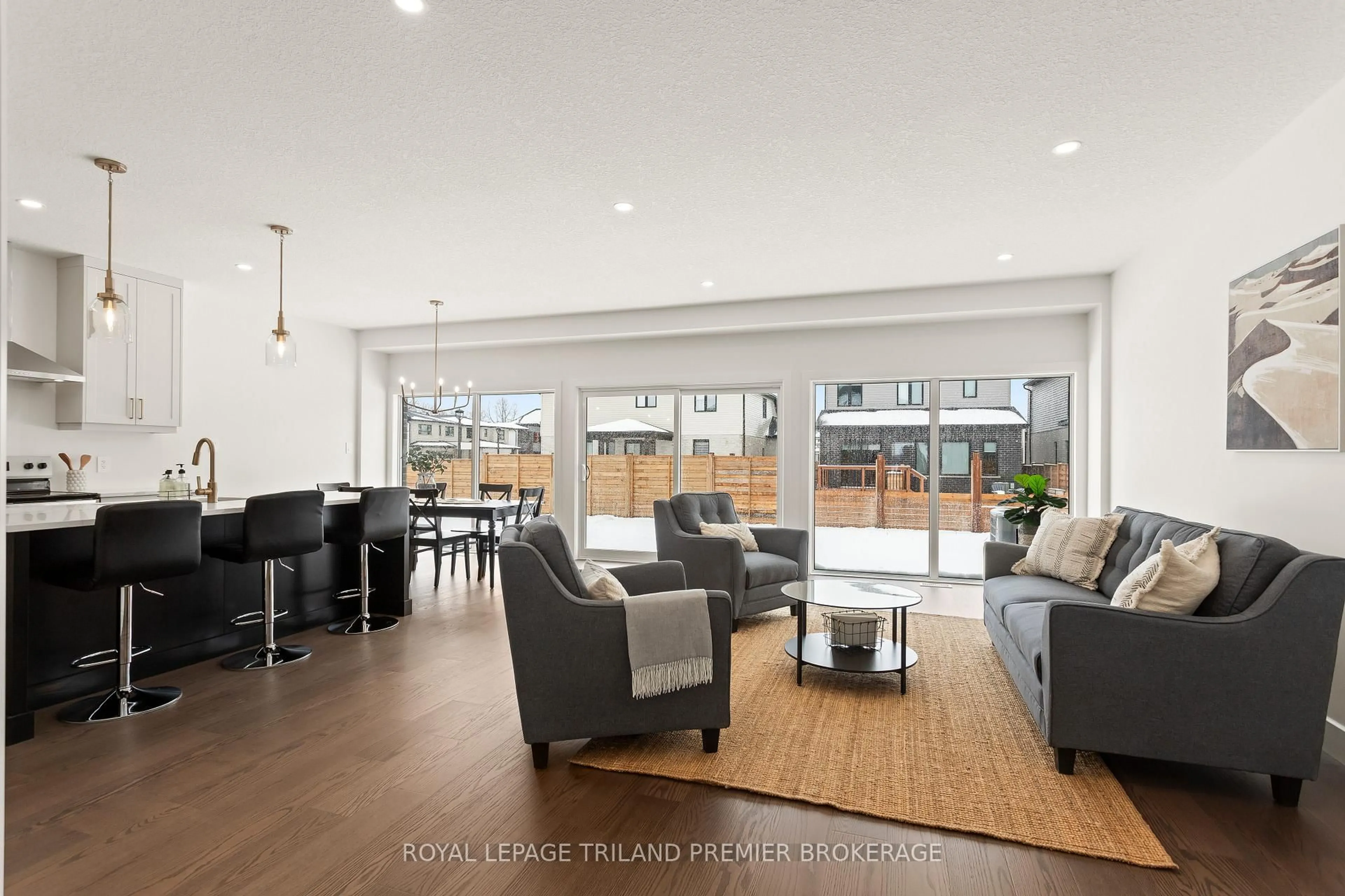 Living room with furniture, unknown for 4375 SAGEBRUSH Cres, London South Ontario N6P 0H7