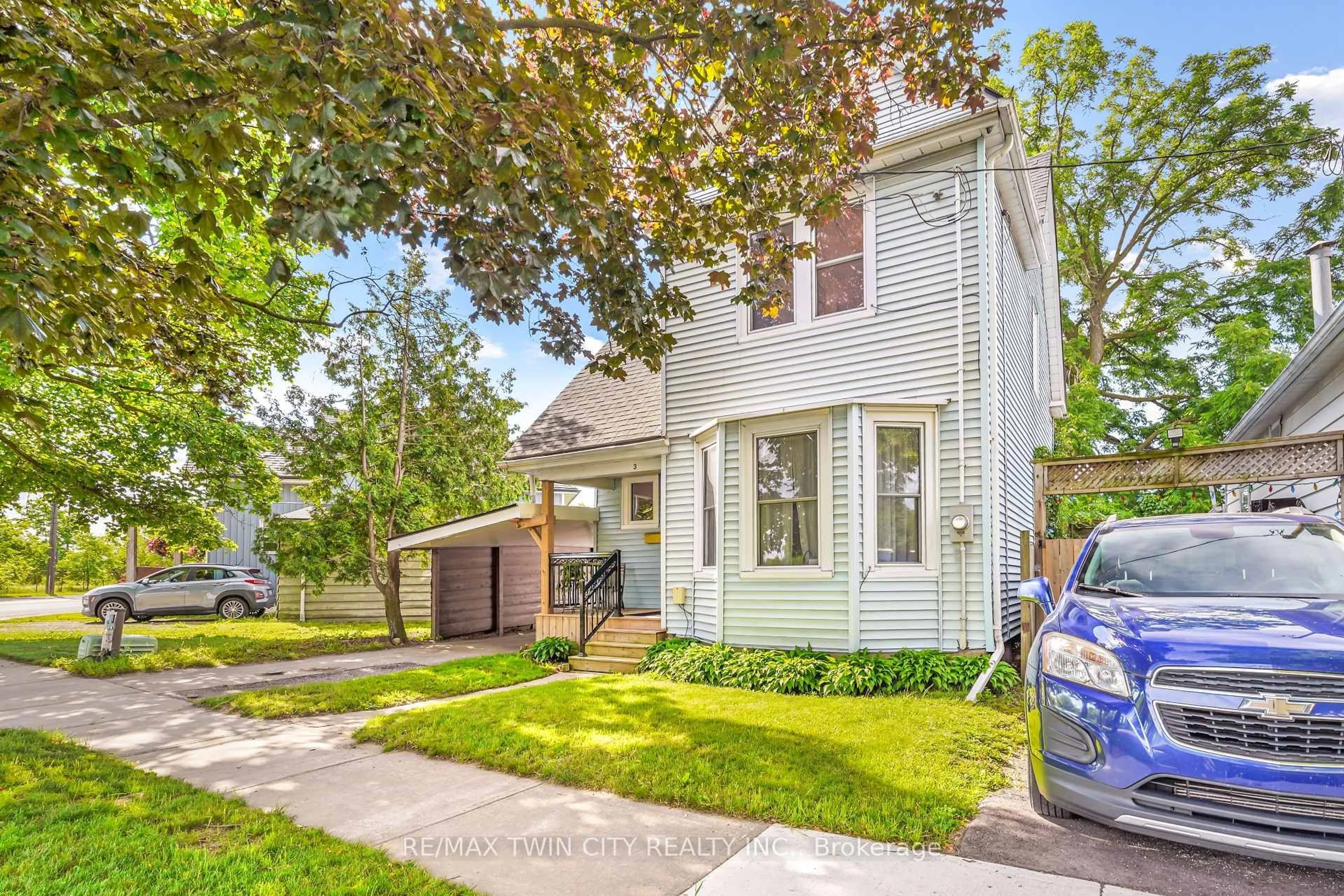Unknown for 3 Brighton Ave, Brantford Ontario N3S 1V5