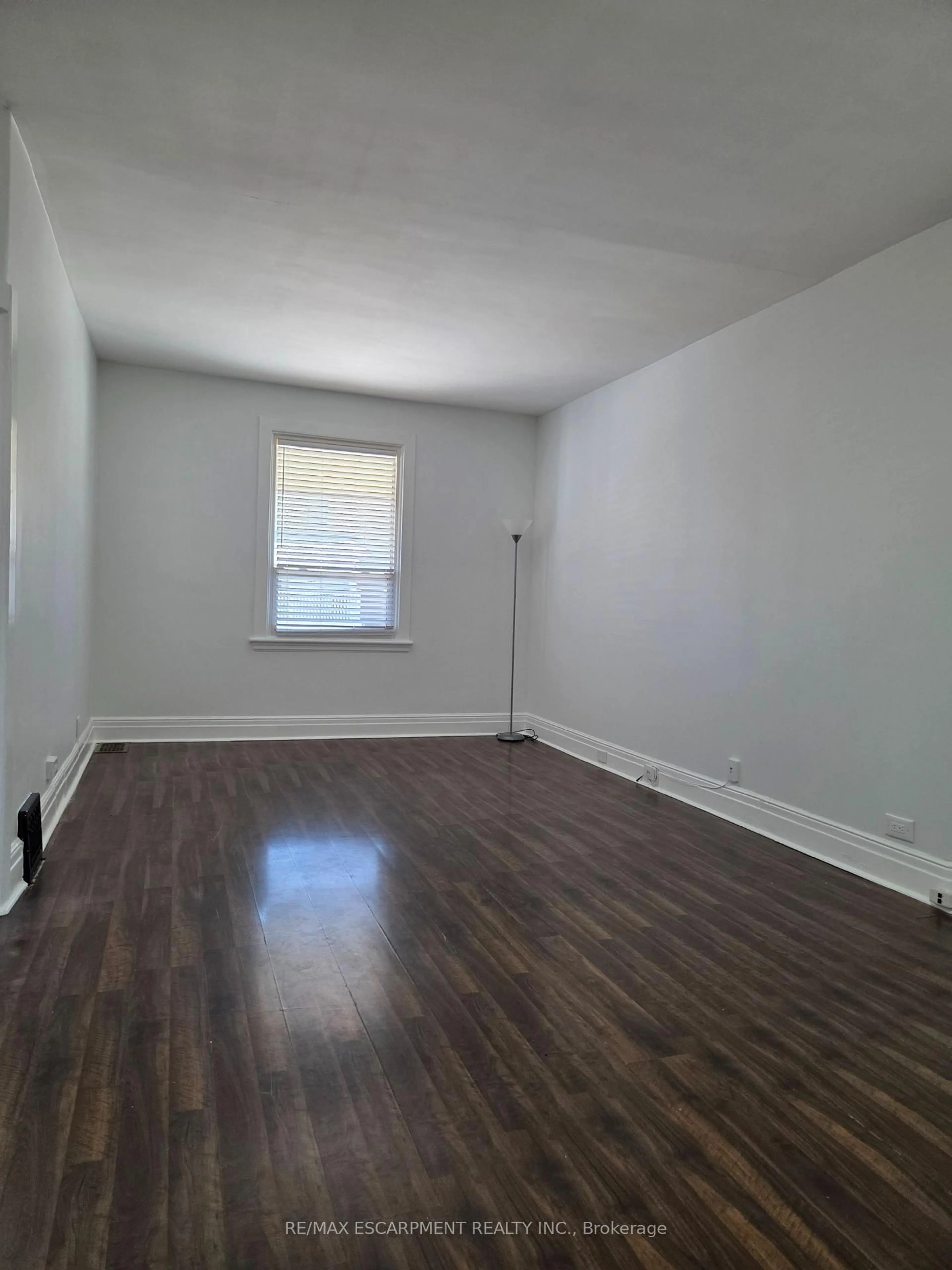 A pic of a room for 125 Cavell Ave, Hamilton Ontario L8L 7E6