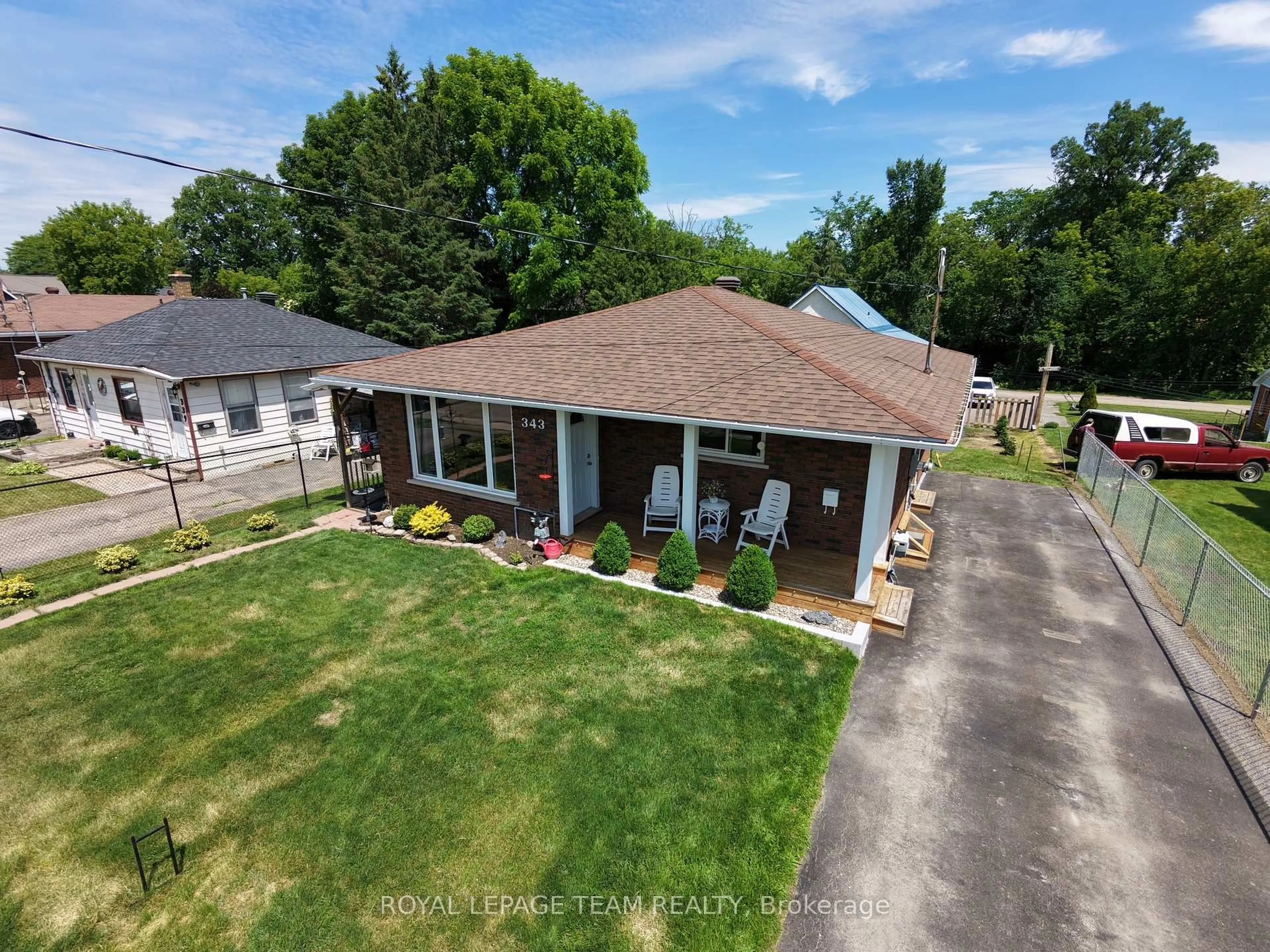 A pic from outside/outdoor area/front of a property/back of a property/a pic from drone, unknown for 343 Harry St, Renfrew Ontario K7V 3E5