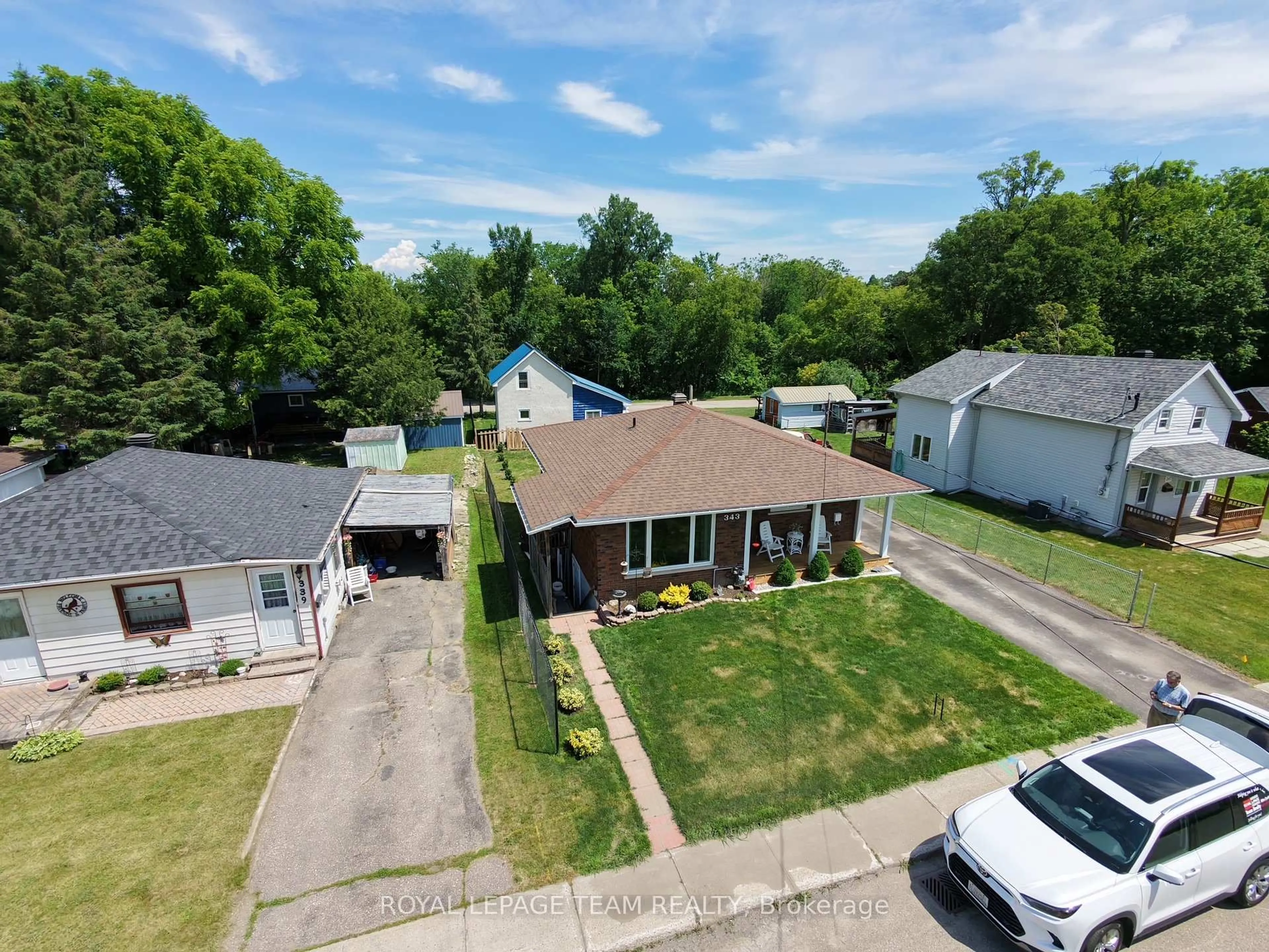 A pic from outside/outdoor area/front of a property/back of a property/a pic from drone, street for 343 Harry St, Renfrew Ontario K7V 3E5