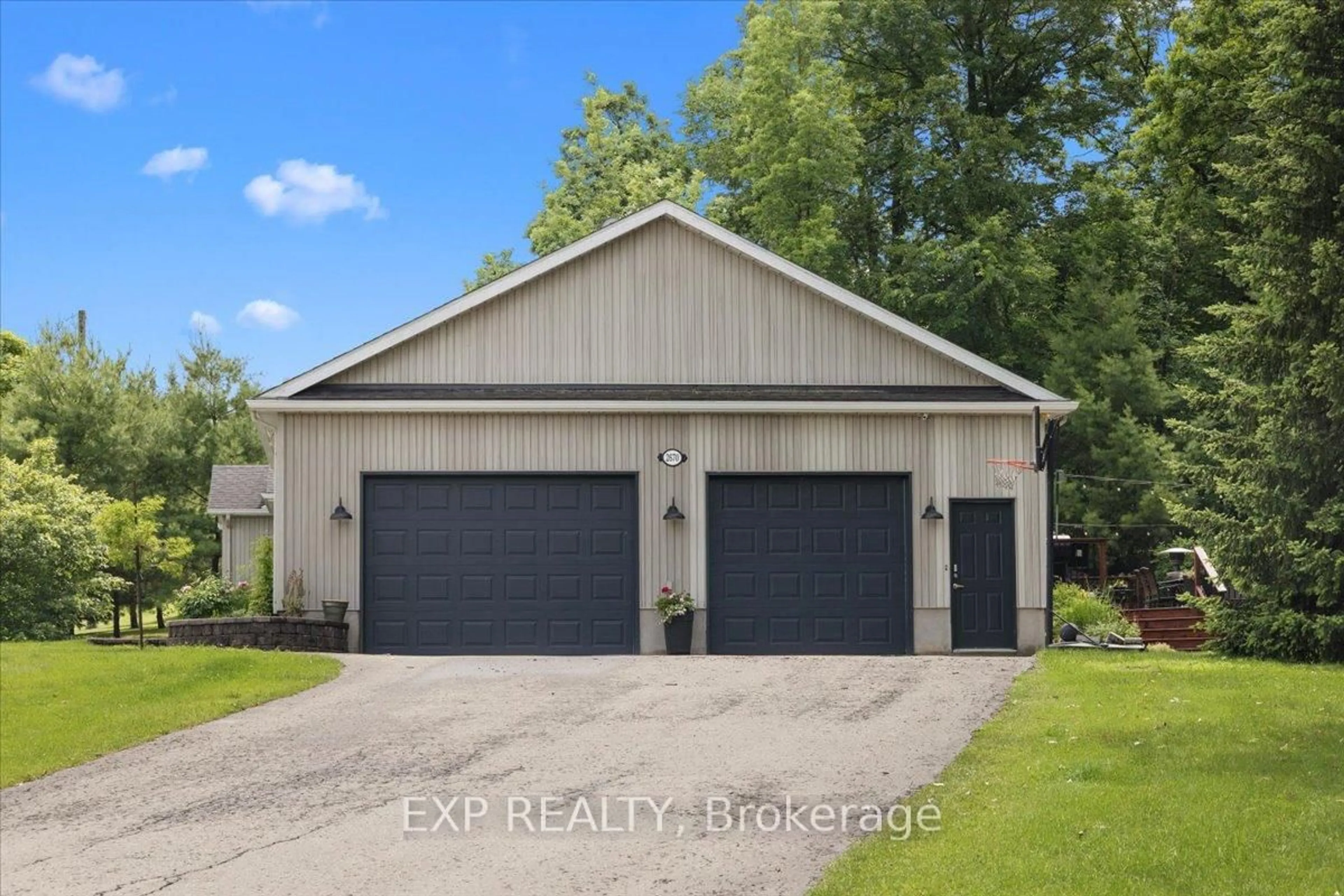Indoor garage for 2670 Pierrette Dr, Cumberland Ontario K4C 1B6