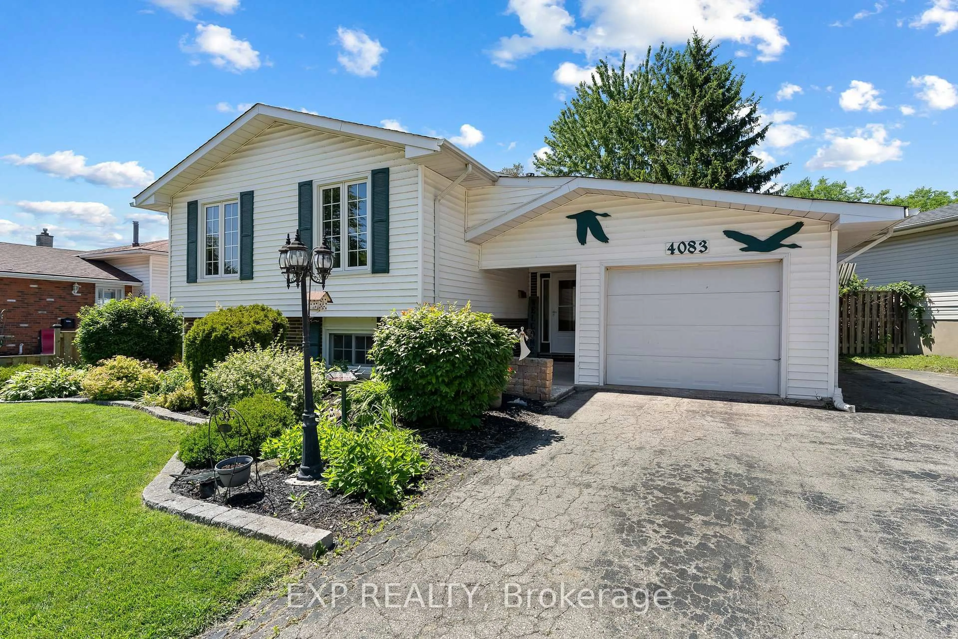Home with vinyl exterior material, street for 4083 Brookdale Dr, Niagara Falls Ontario L2H 2A9