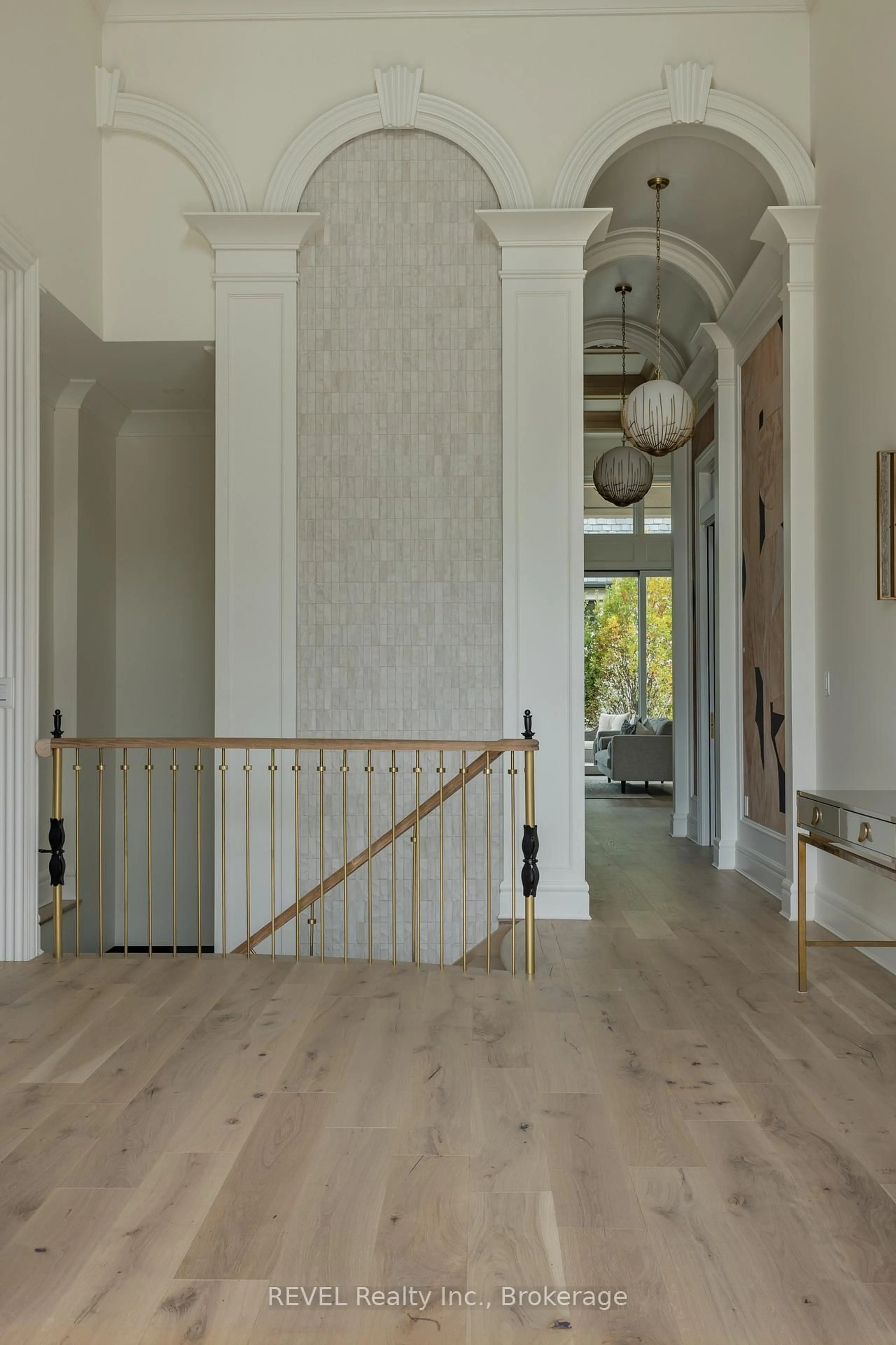 Indoor foyer for 28 Cottage St, Niagara-on-the-Lake Ontario L0S 1J0