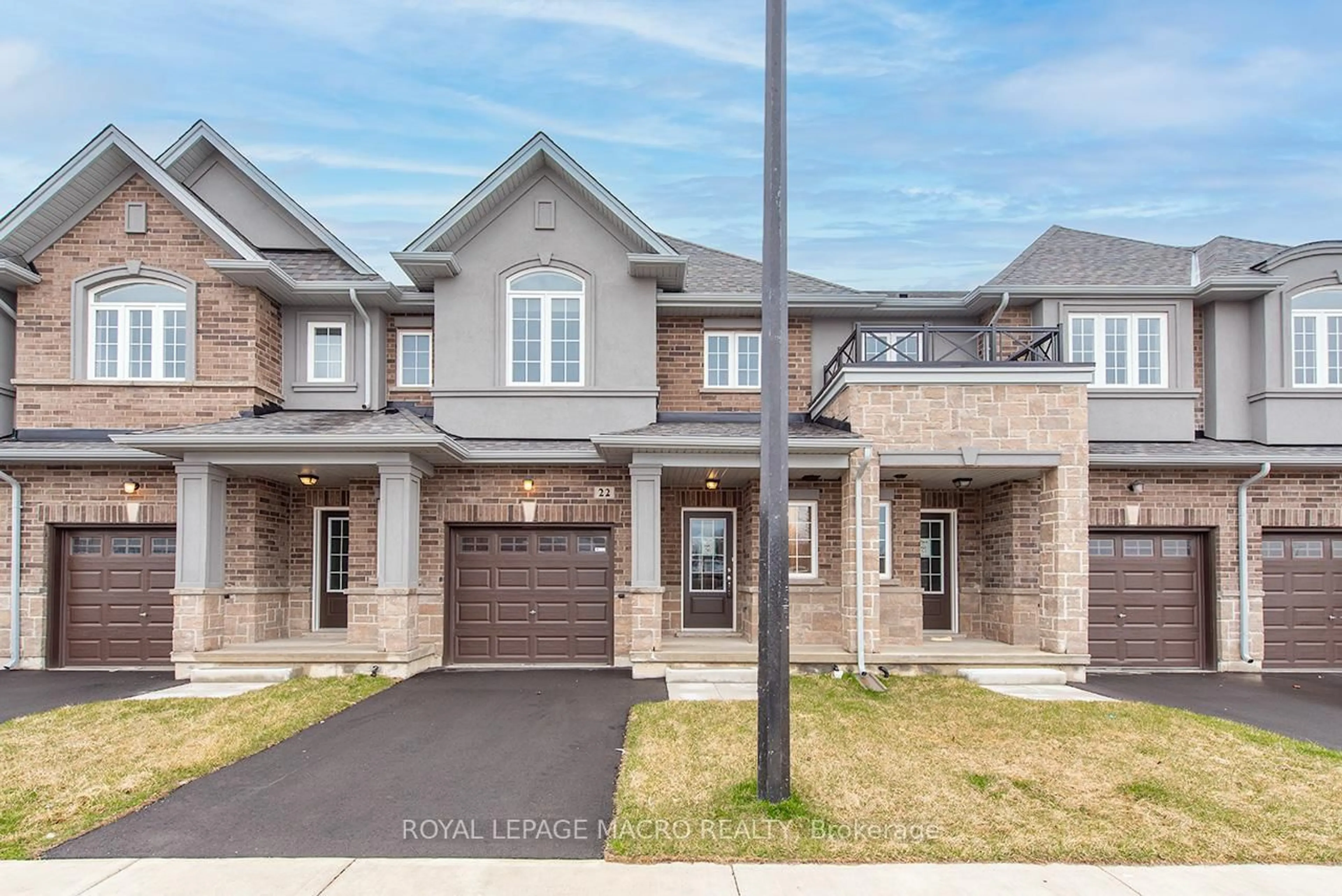Home with brick exterior material, street for 22 Linden Park Lane, Hamilton Ontario L9A 1Y1