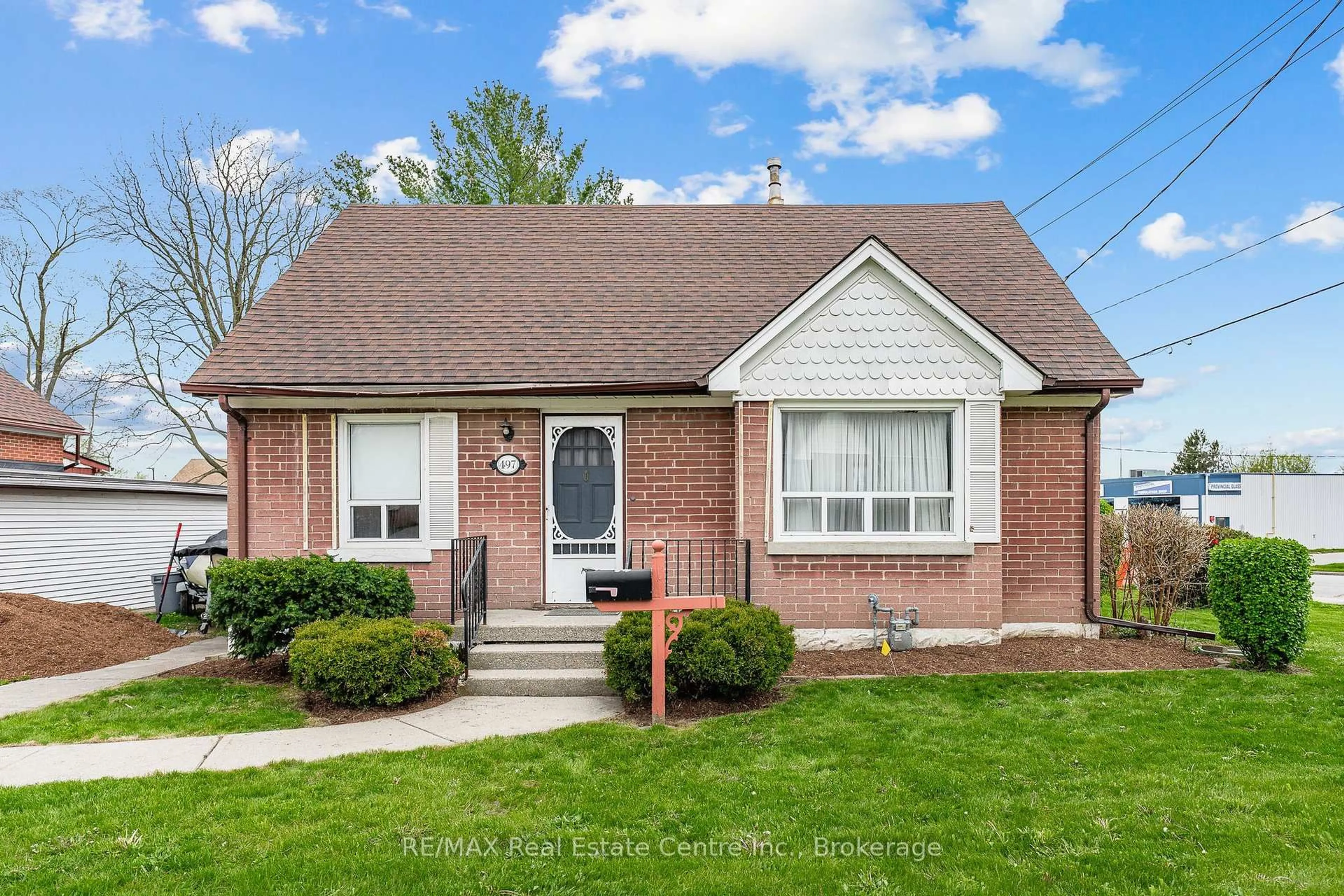 Home with brick exterior material, street for 497 Victoria St, Kitchener Ontario N2M 3A6