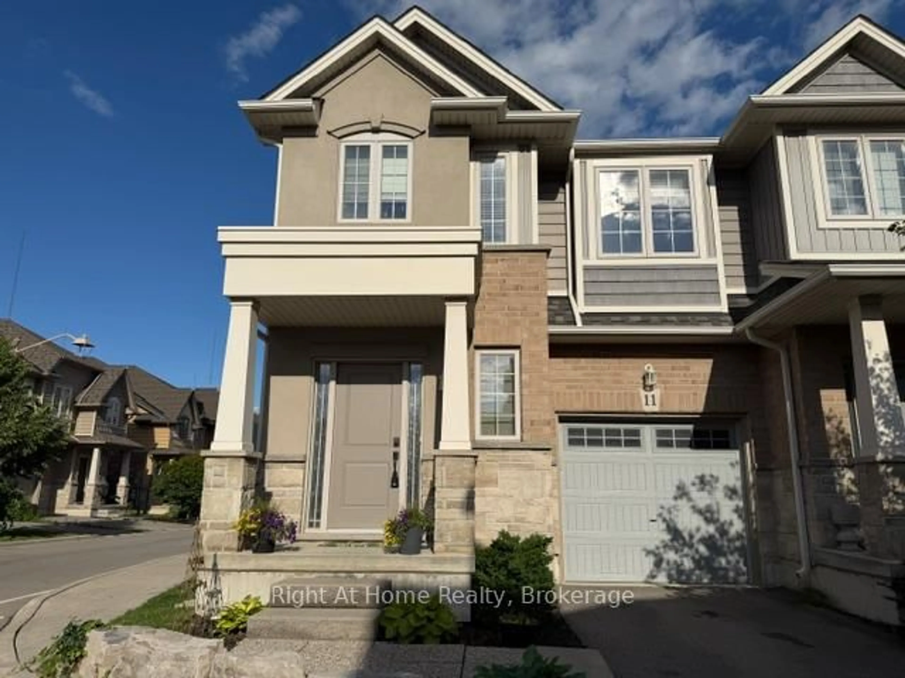 Home with brick exterior material, street for 11 White Star Lane, Grimsby Ontario L3M 0H4