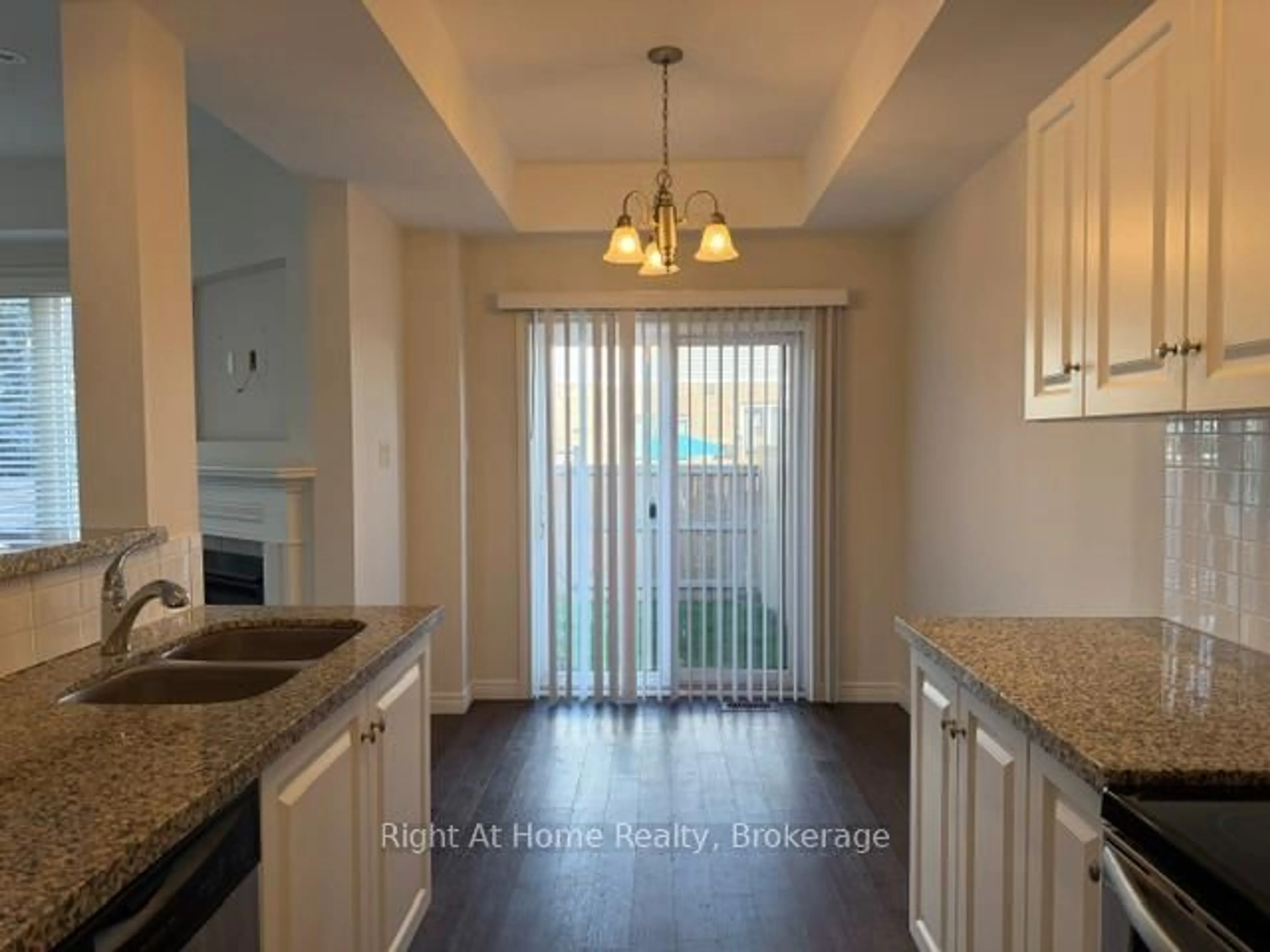Unknown for 11 White Star Lane, Grimsby Ontario L3M 0H4
