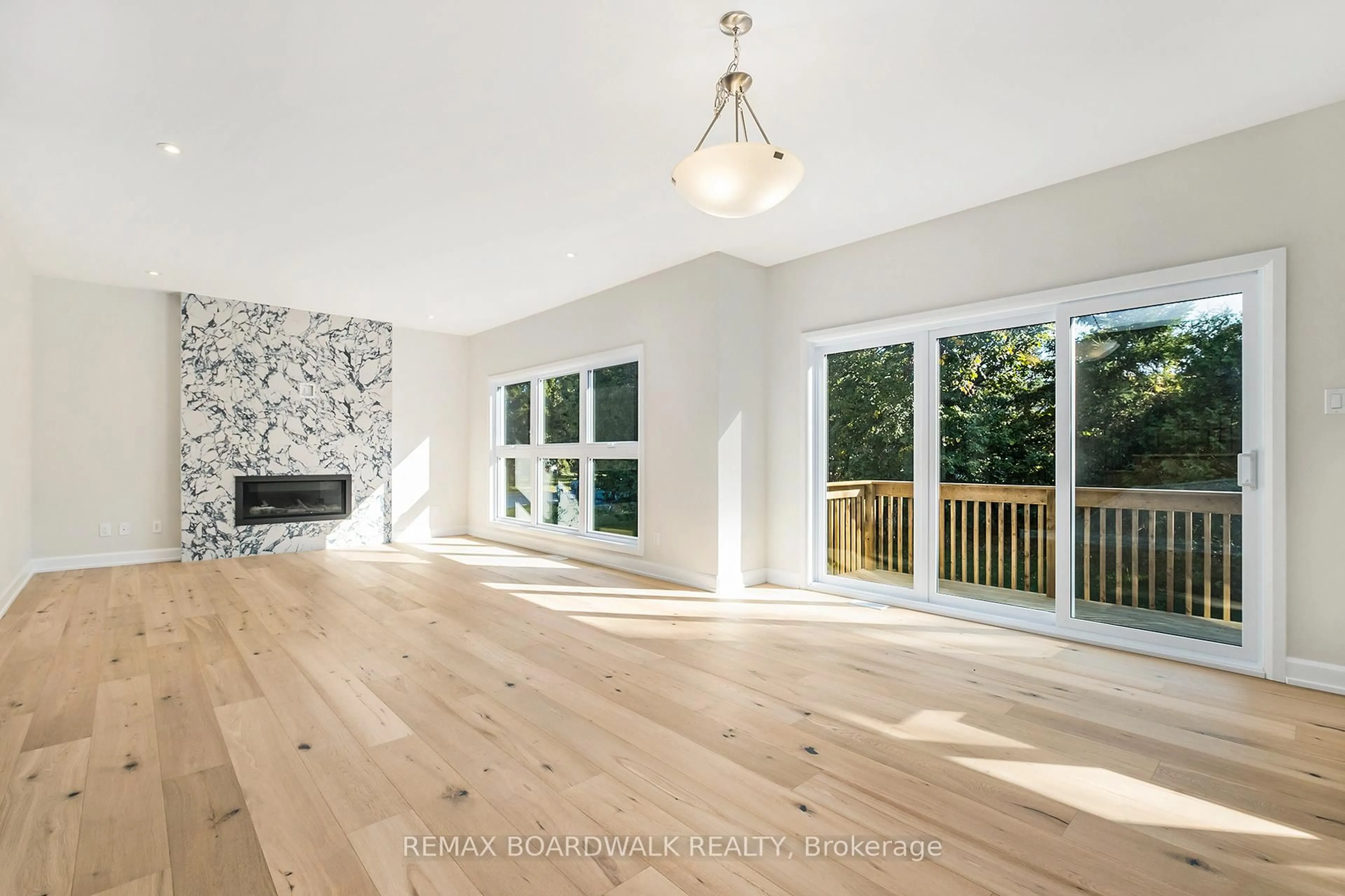 Unknown for 1064 CHABLIS Cres, Russell Ontario K0A 1W0