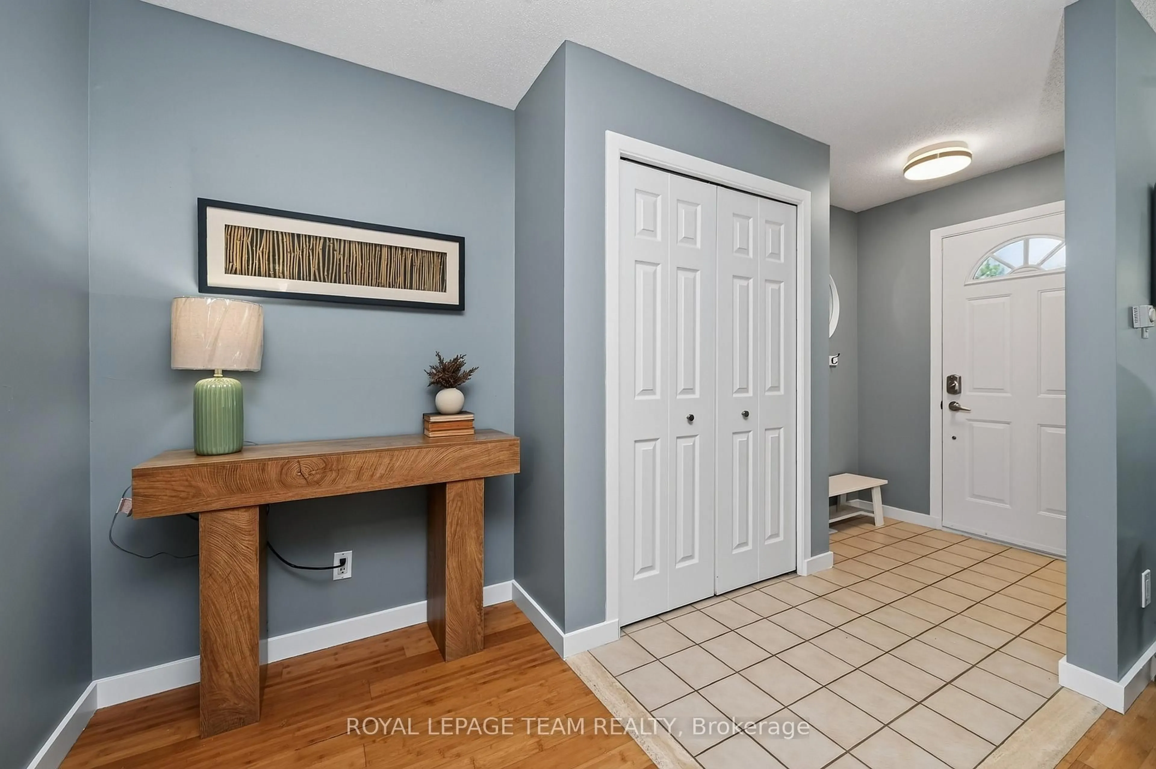 Indoor entryway for 13 Candow Cres, Ottawa Ontario K2S 1K6