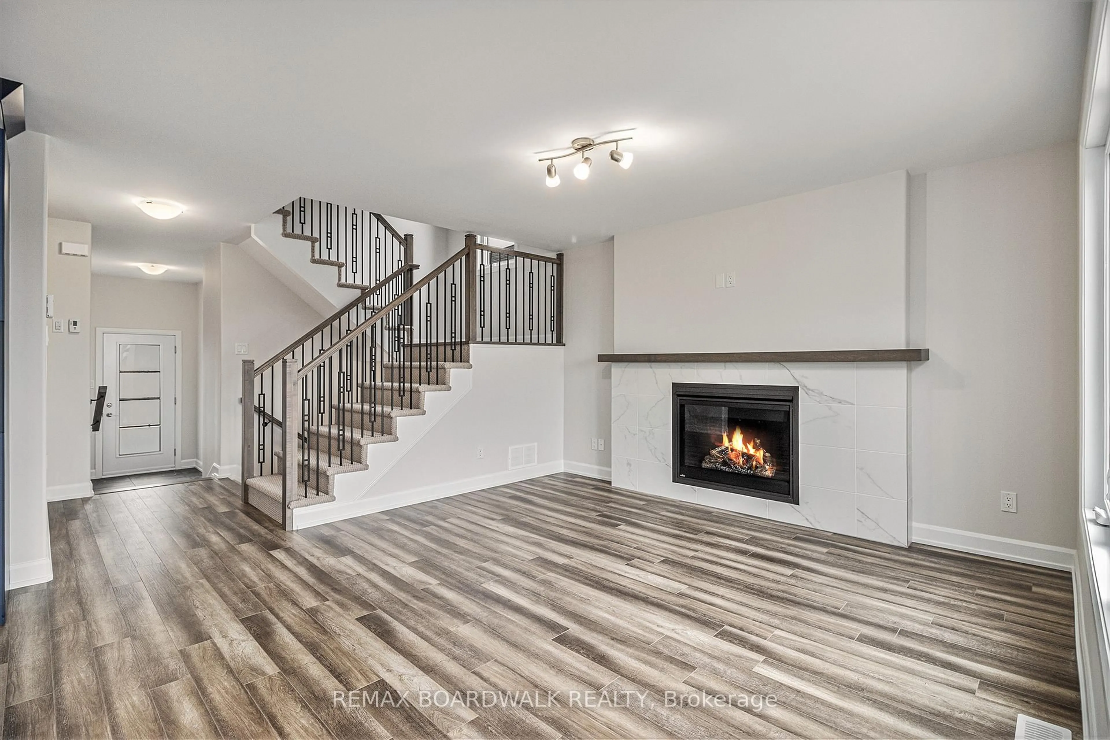 Unknown for 1141 Montblanc Cres, Russell Ontario K0A 1W0