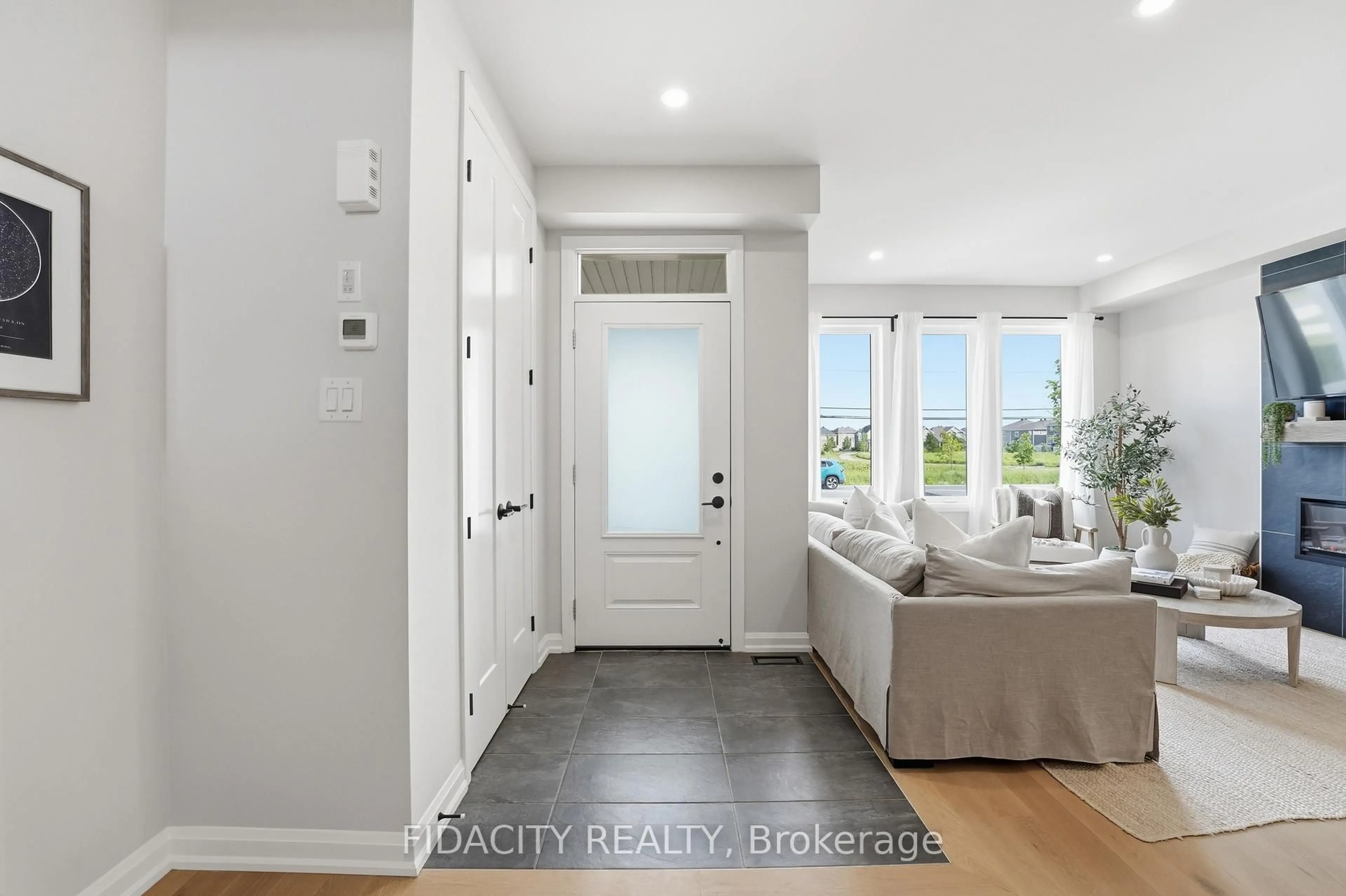 Indoor entryway for 6333 Perth St, Perth Road Ontario K0H 2L0