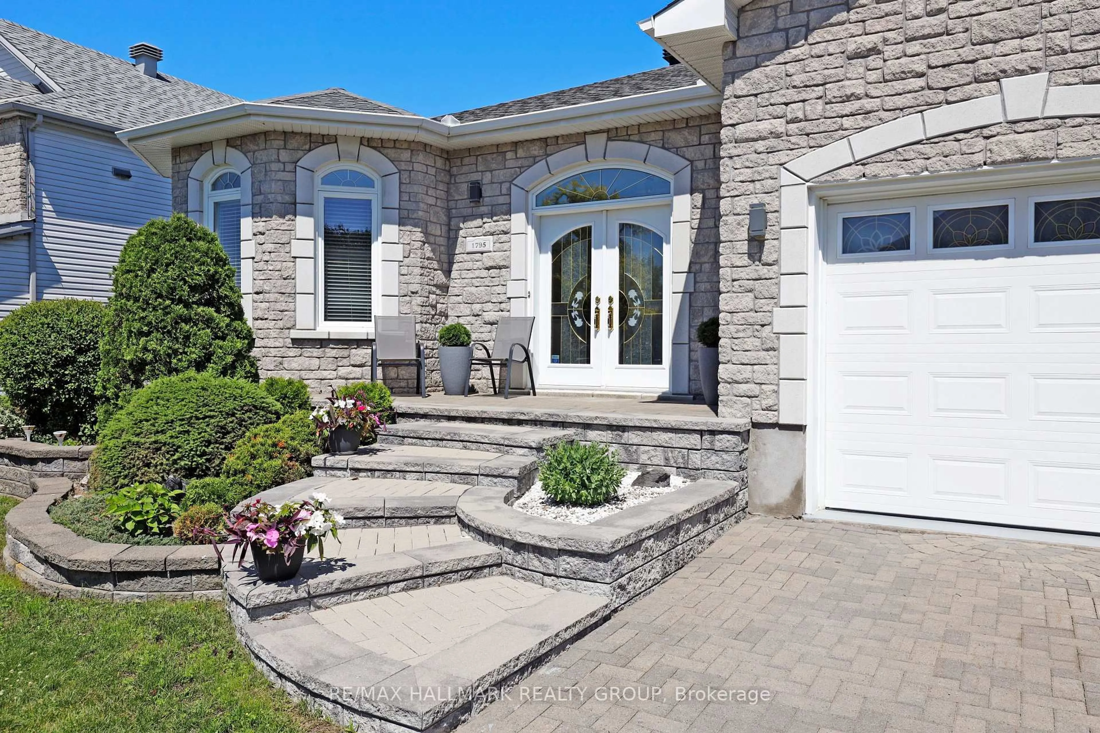 Home with brick exterior material, street for 1795 Patricia St, Clarence-Rockland Ontario K4K 1T4