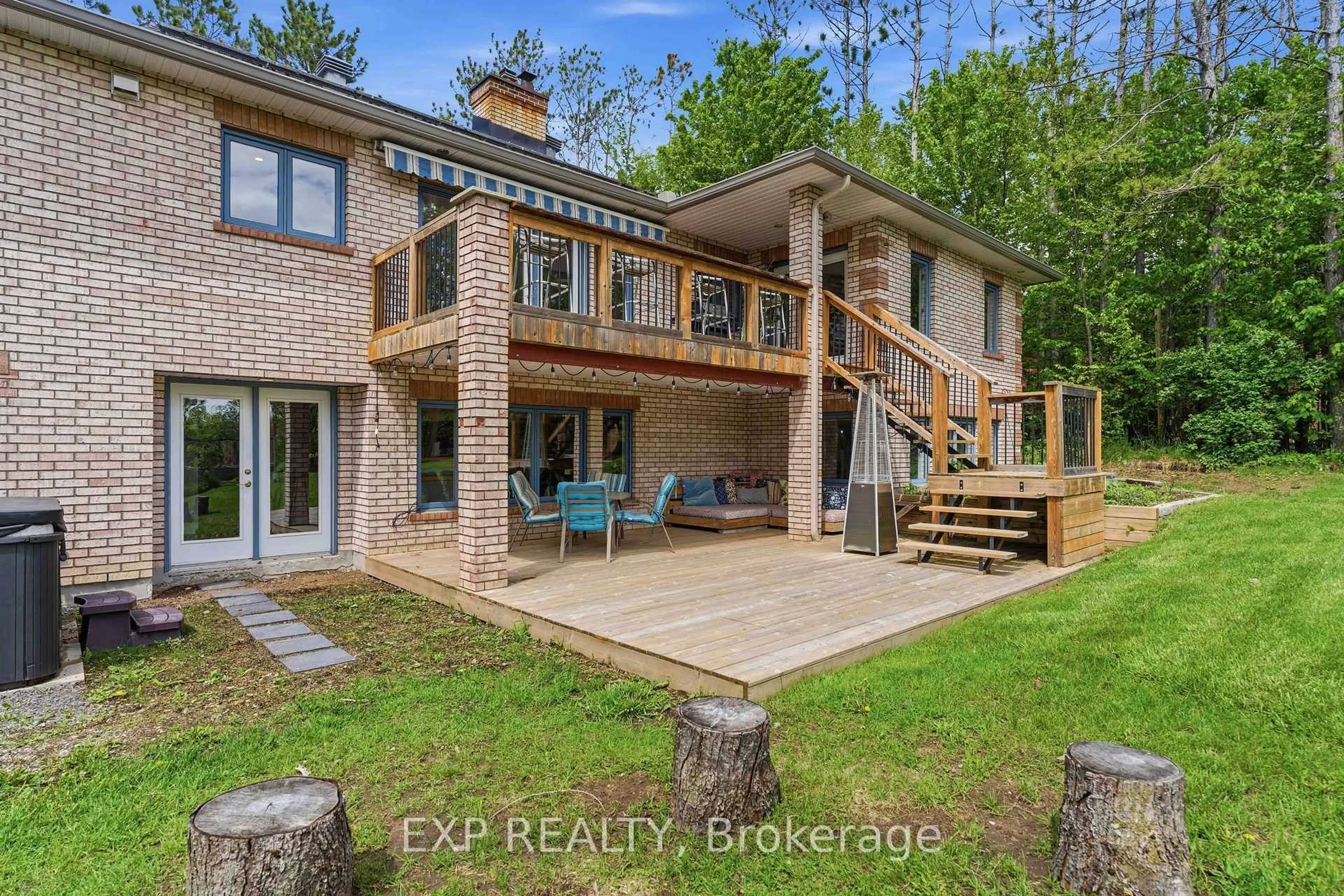 A pic from outside/outdoor area/front of a property/back of a property/a pic from drone, water/lake/river/ocean view for 1264 Barnwell Cres, Ottawa Ontario K4B 1K4