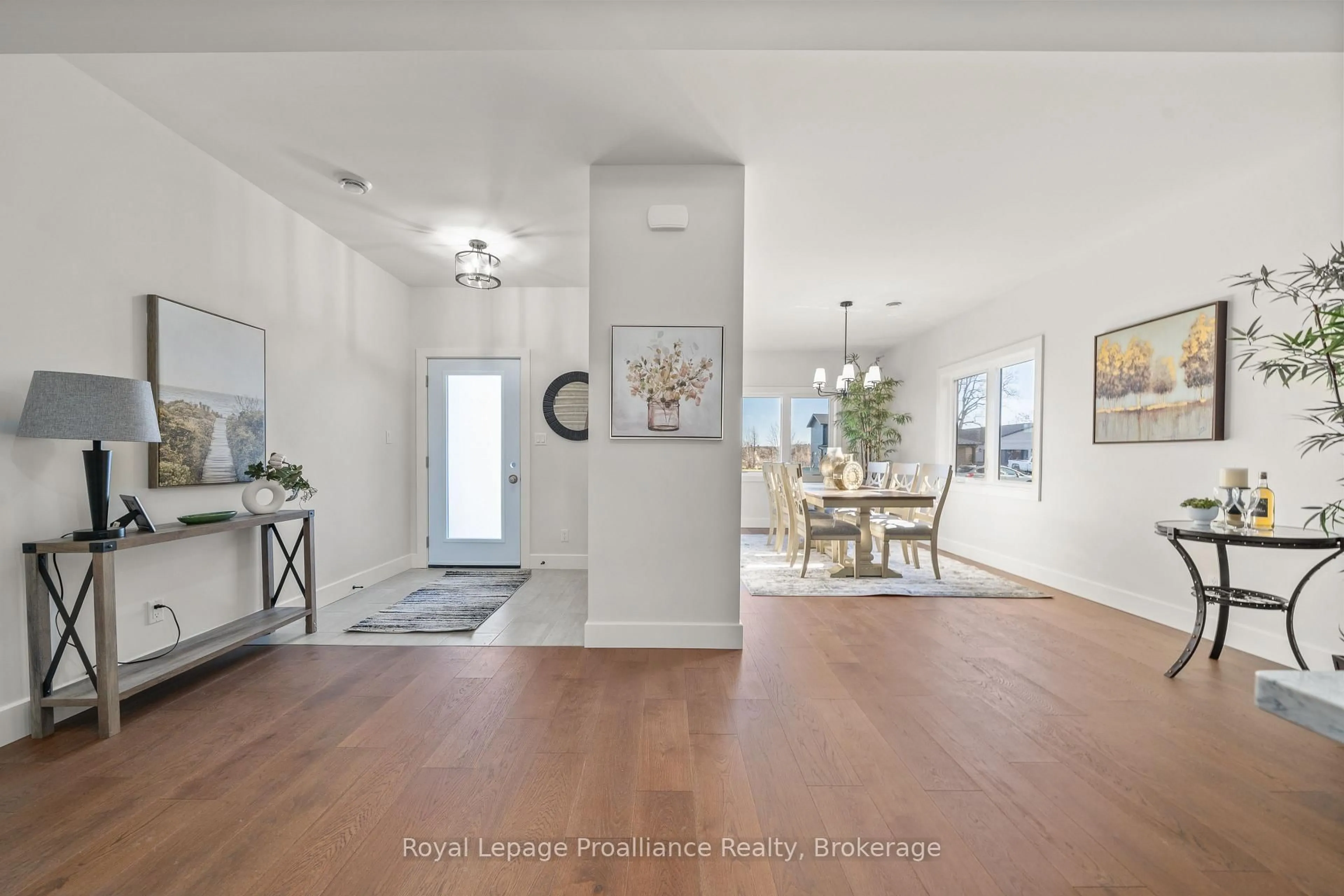 Indoor entryway for 44 Fraser Dr, Quinte West Ontario K0K 1E0