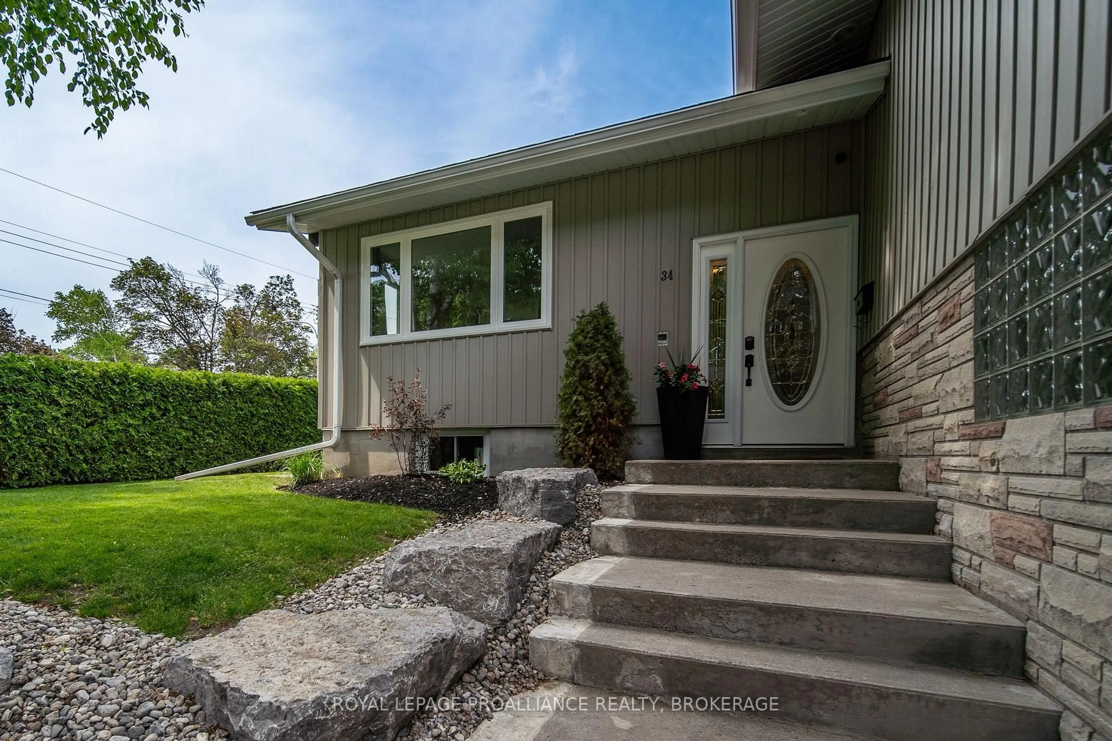 Unknown for 34 Keller Dr, Belleville Ontario K8P 4B4