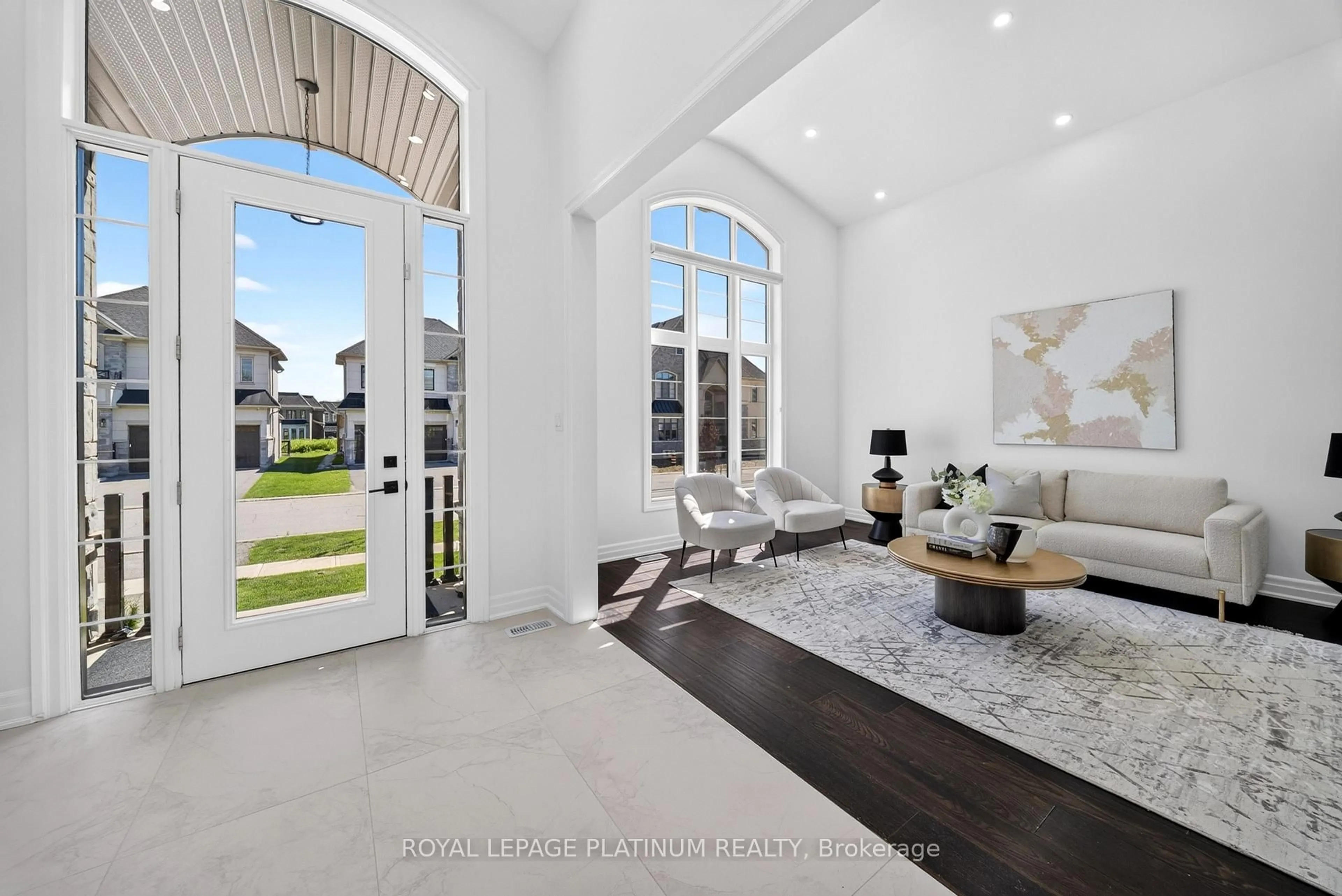 Indoor entryway for 305 Somme St, Woodstock Ontario N4T 0K3