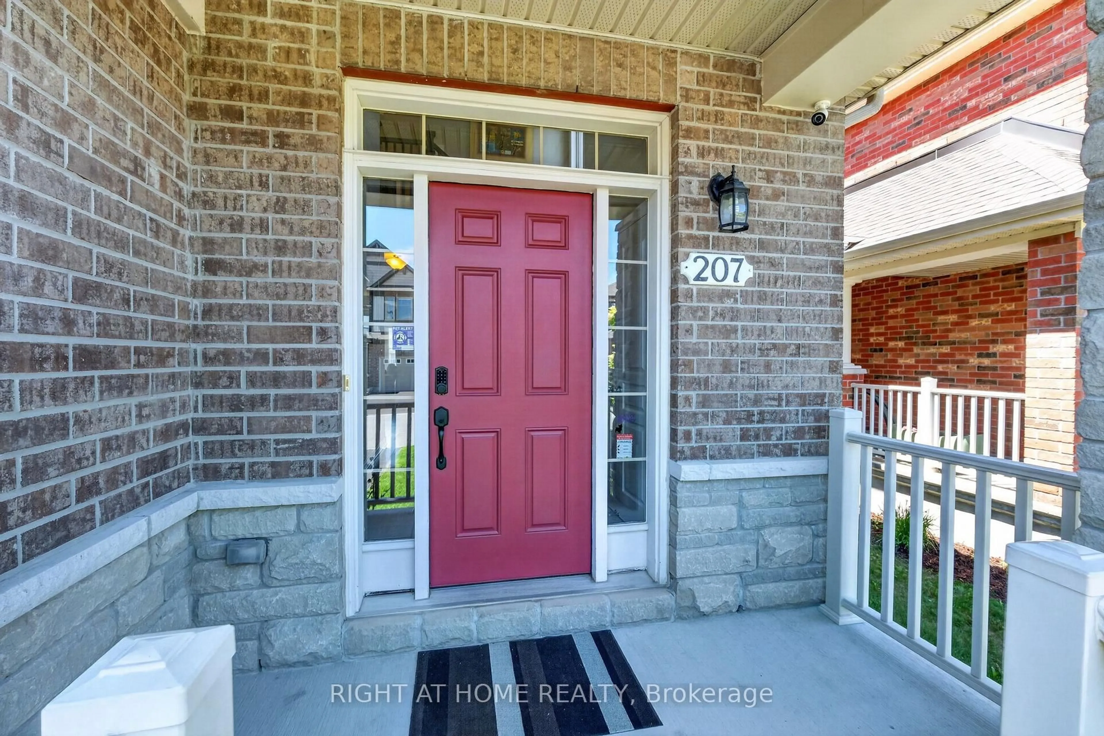 Indoor entryway for 207 Mareth Way, Ottawa Ontario K4M 0C9