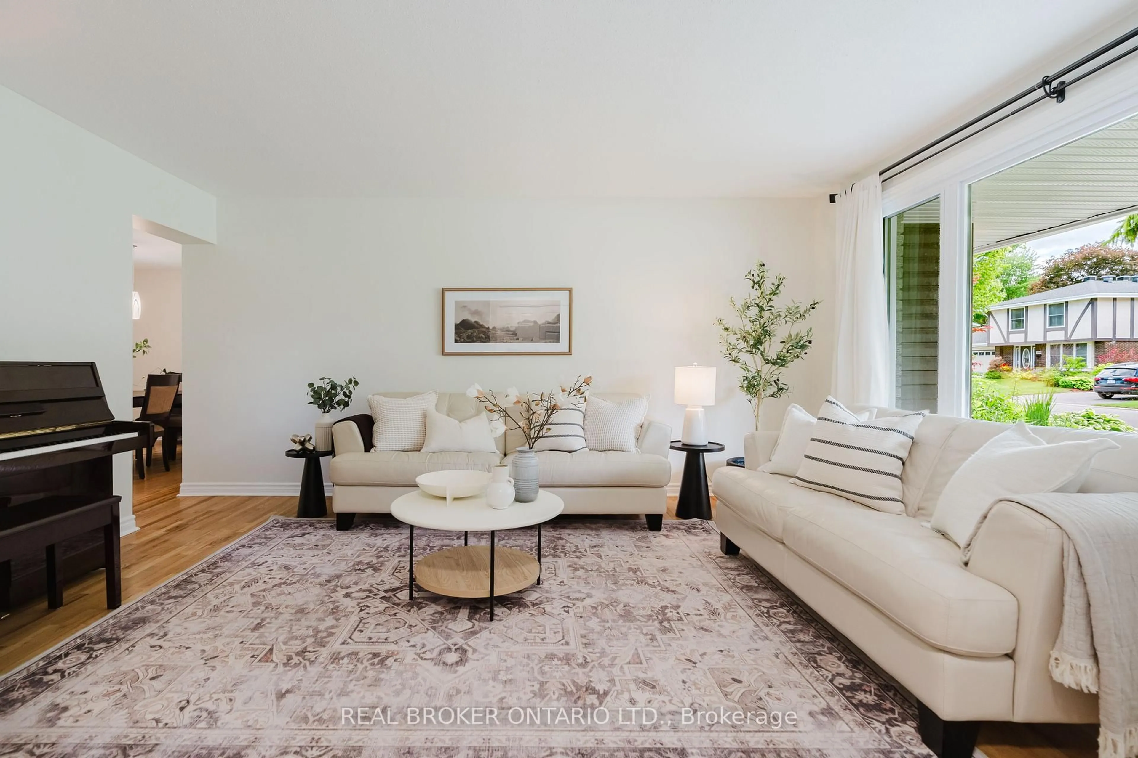 Living room with furniture, unknown for 1976 Marquis Ave, Ottawa Ontario K1J 8J4