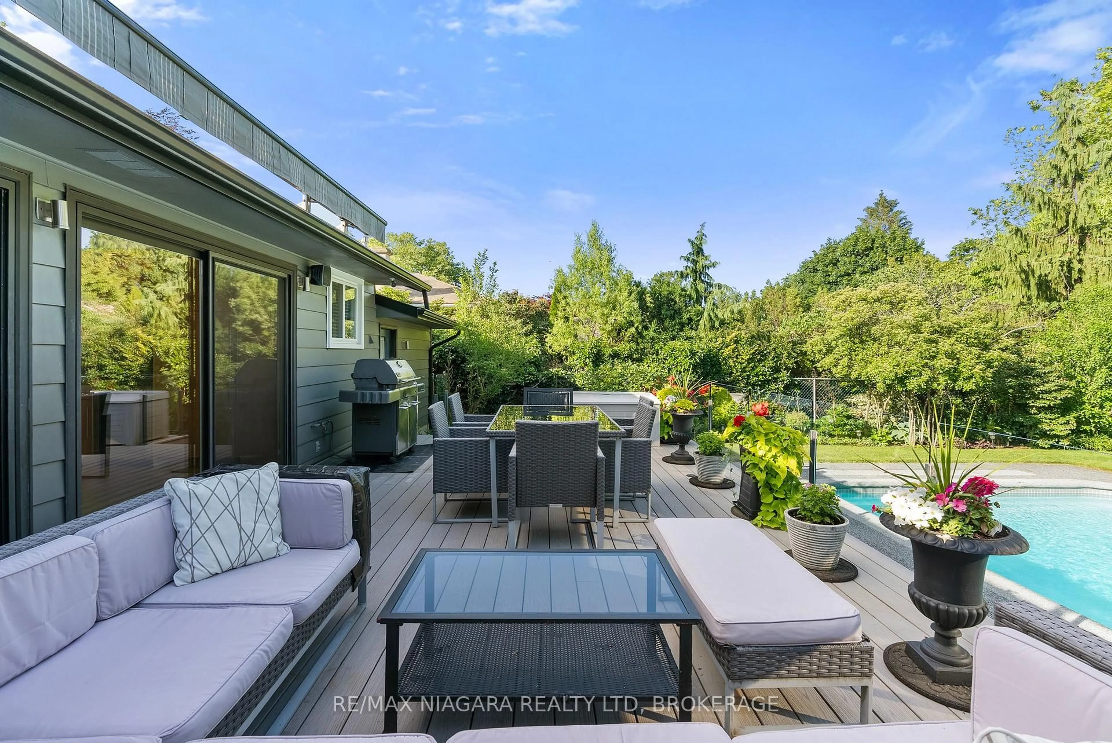 Patio, water/lake/river/ocean view for 360 DORCHESTER St, Niagara-on-the-Lake Ontario L0S 1J0