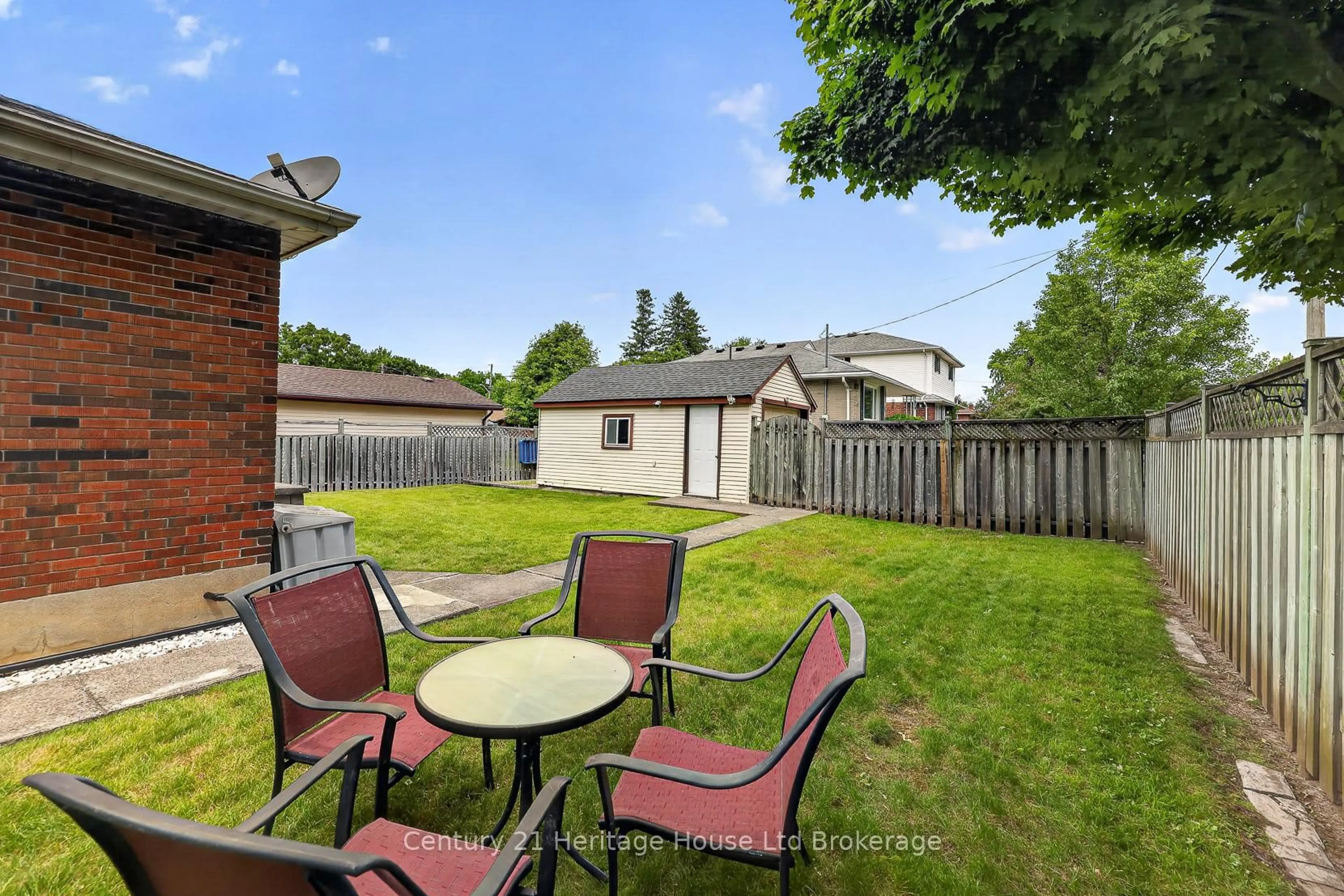 Patio, street for 209 Butler St, Woodstock Ontario N4S 3A8
