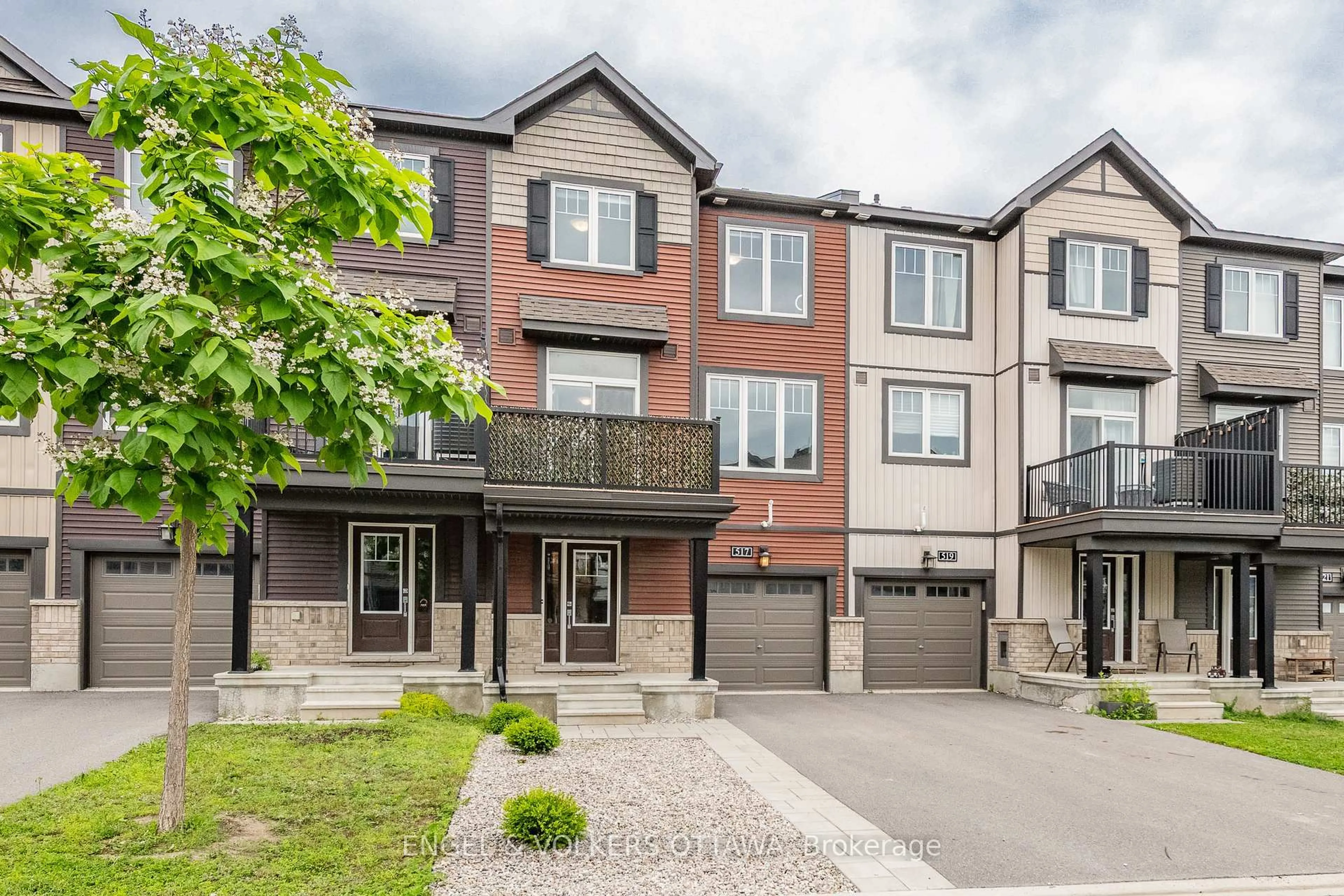 Home with brick exterior material, street for 517 Galmoy Way, Ottawa Ontario K2J 6V1