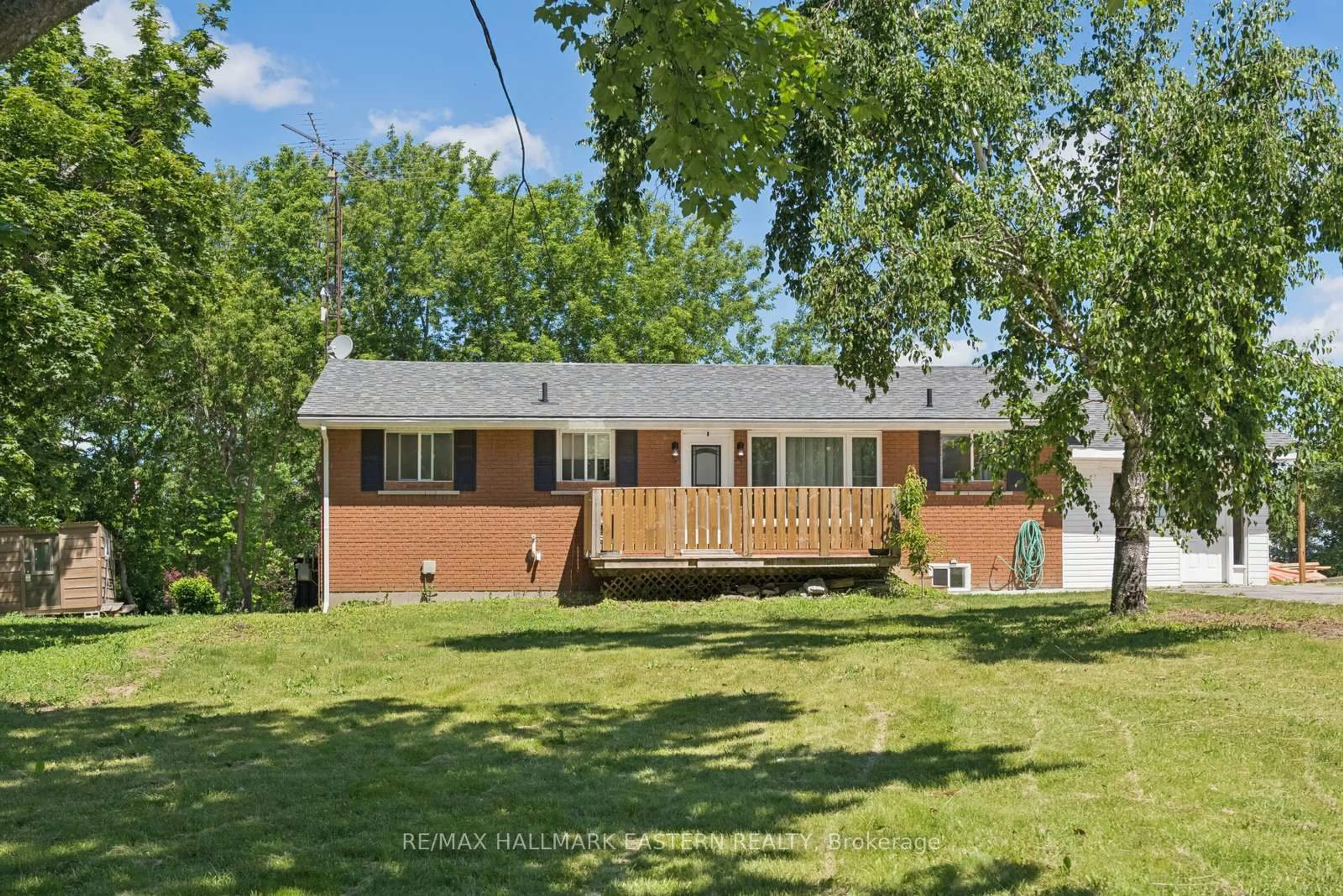 Home with brick exterior material, unknown for 7130 SIDEY Dr, Hamilton Township Ontario K9A 4K1