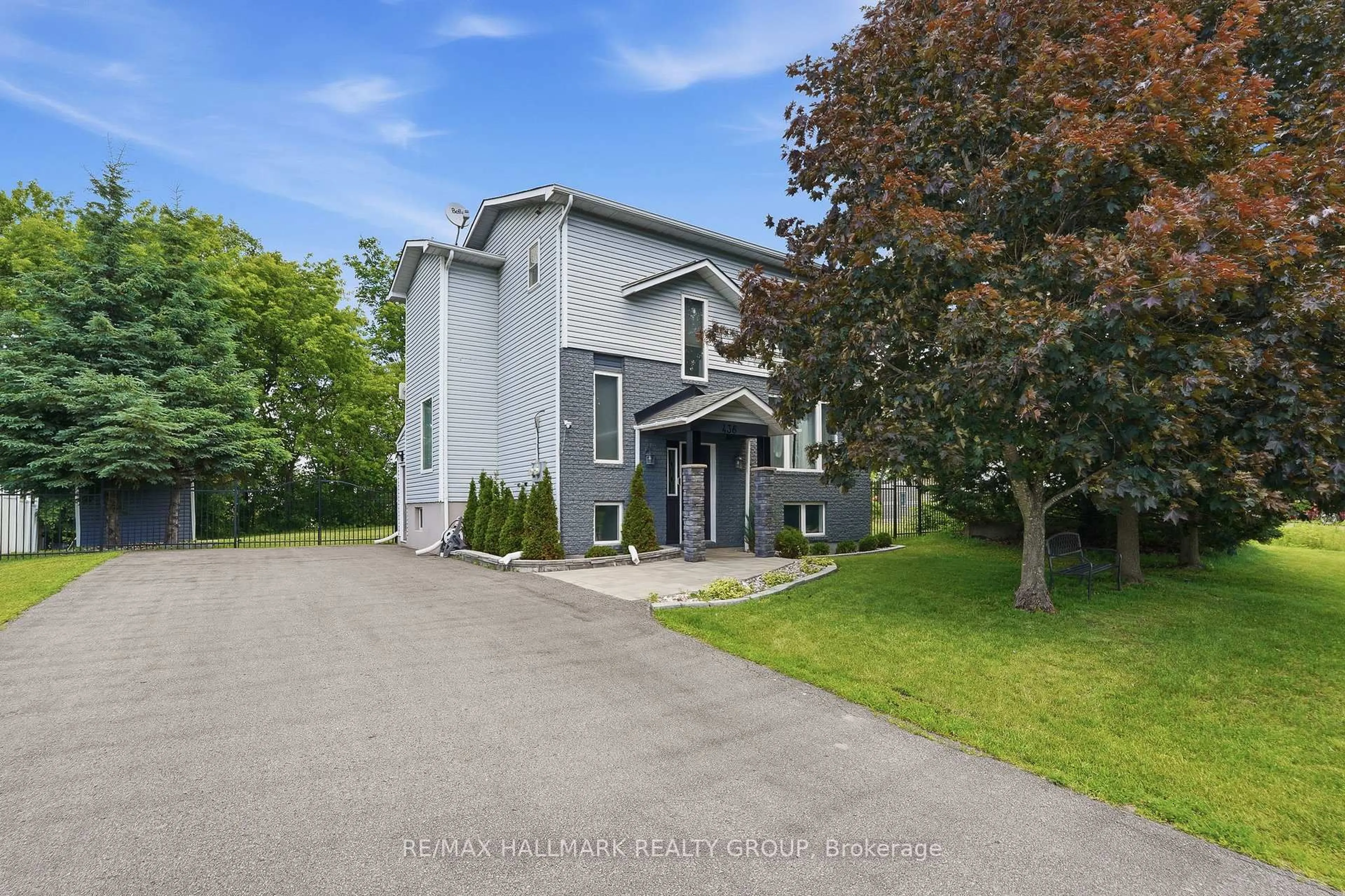 A pic from outside/outdoor area/front of a property/back of a property/a pic from drone, street for 436 YVES St, Clarence-Rockland Ontario K4K 1E9