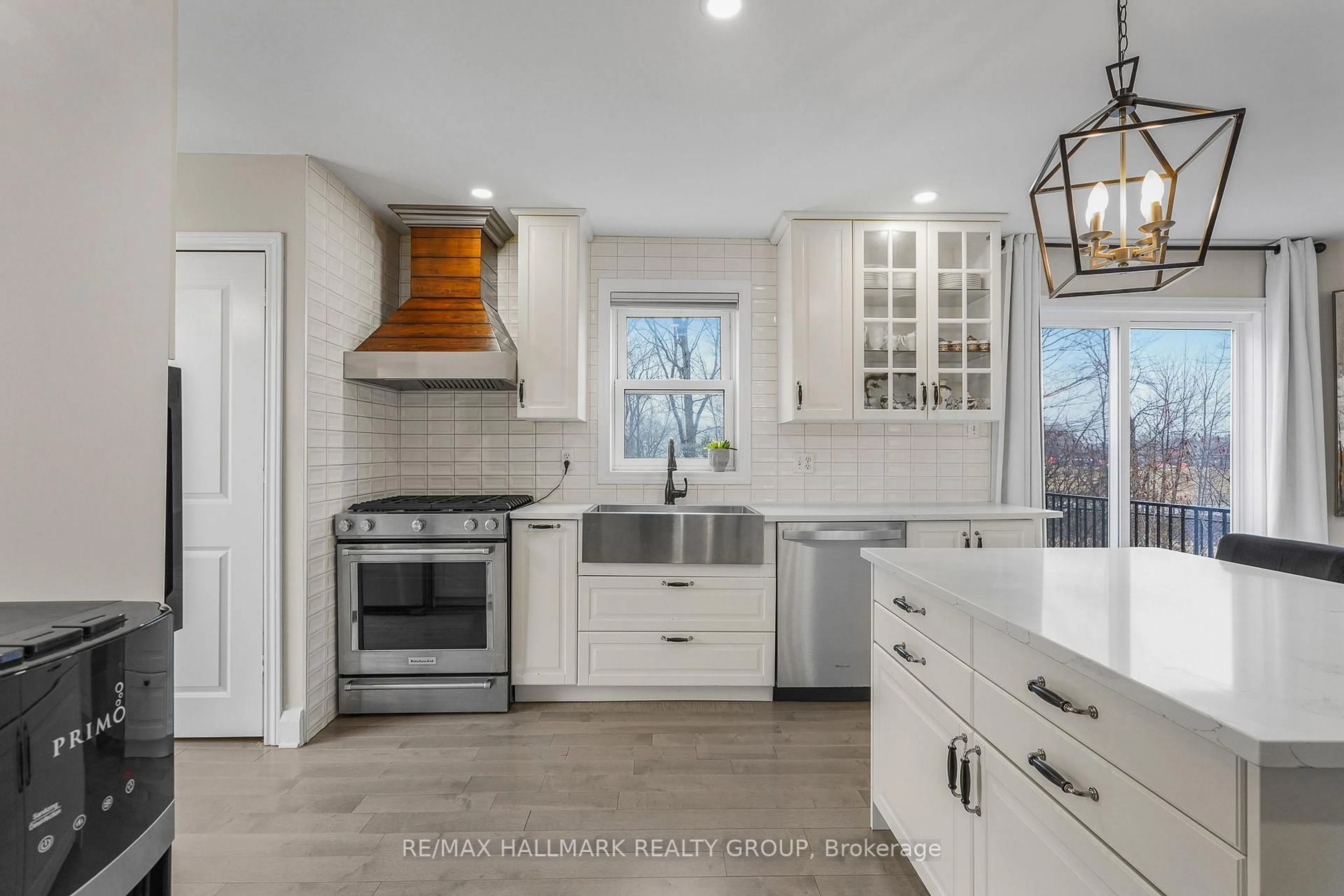 Open concept kitchen, ceramic/tile floor for 436 YVES St, Clarence-Rockland Ontario K4K 1E9